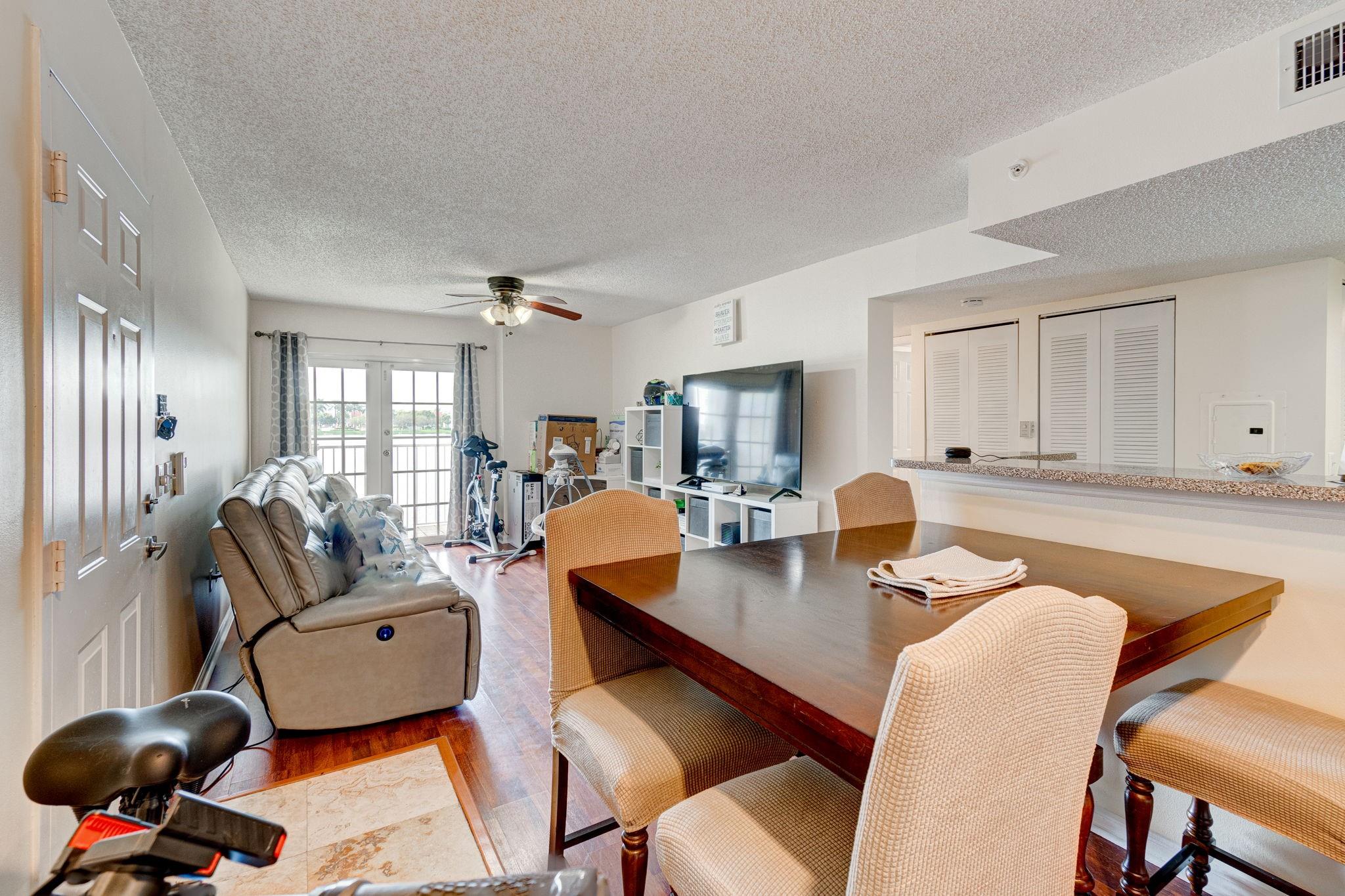 5035 Wiles Rd, #208