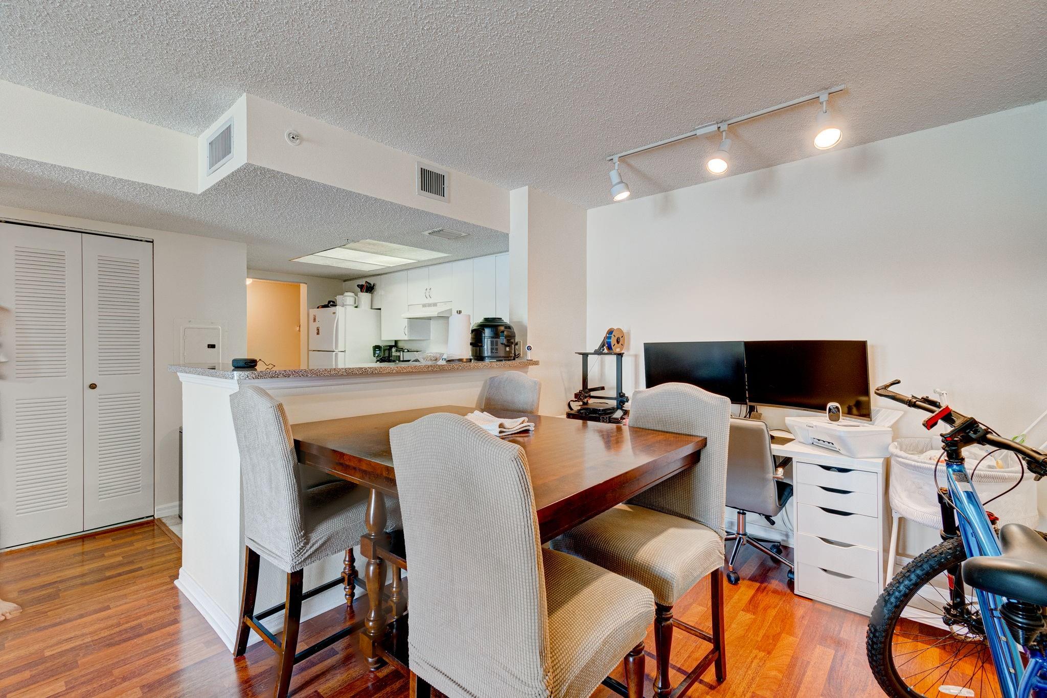 5035 Wiles Rd, #208