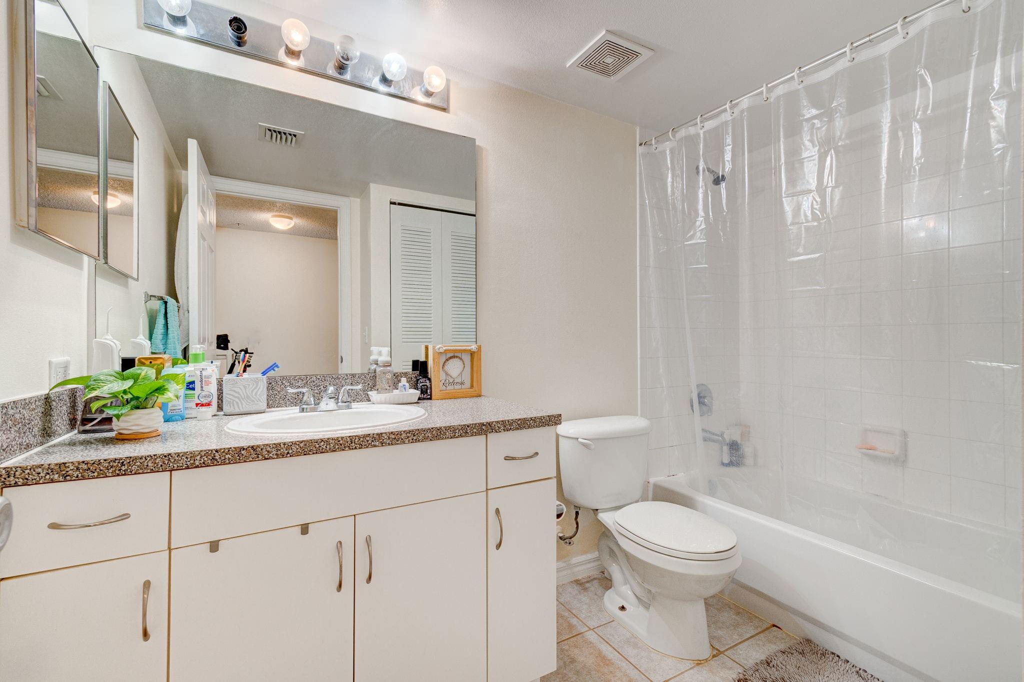 5035 Wiles Rd, #208