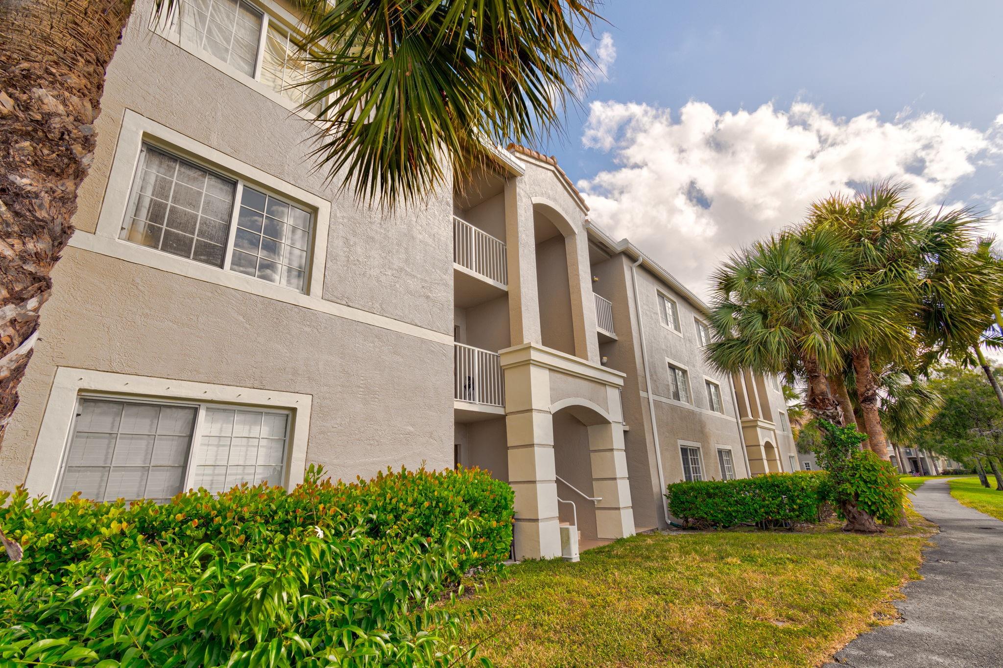5035 Wiles Rd, #208