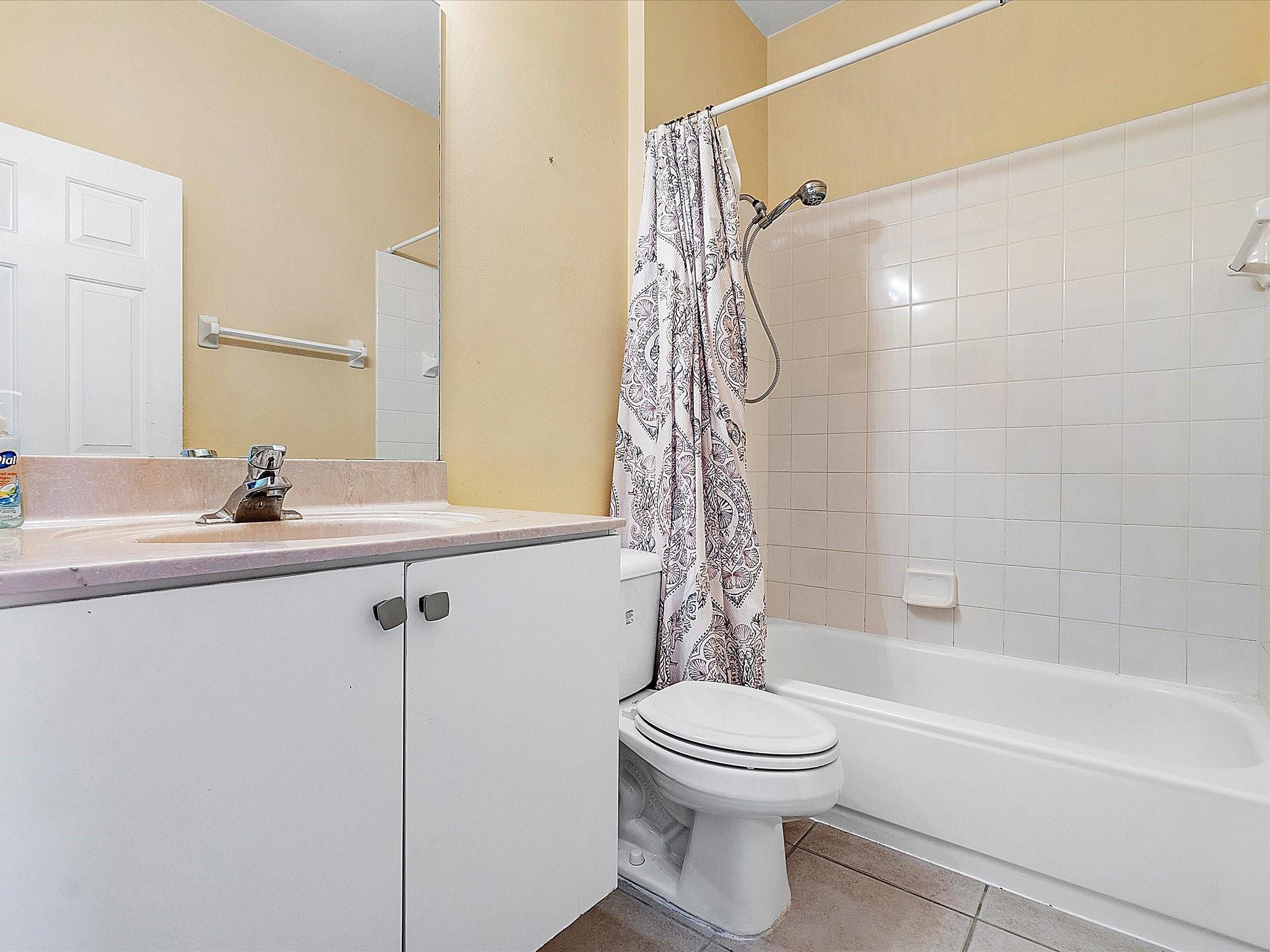 4410 NW 45th Ter