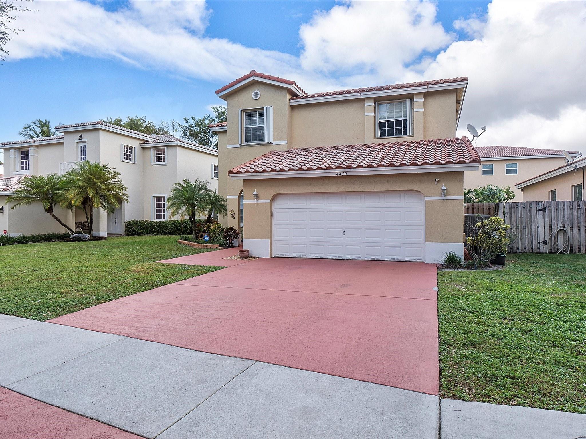 4410 NW 45th Ter