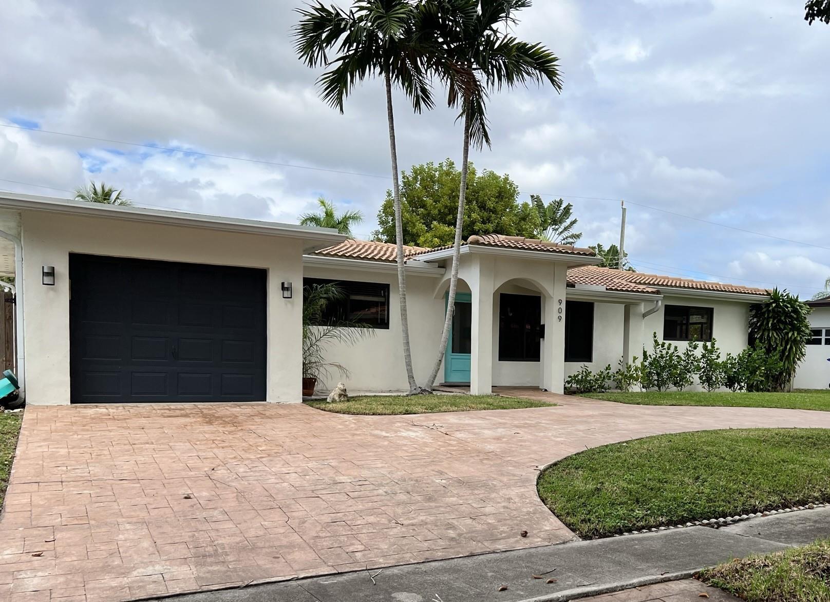 909 SE 14th Dr