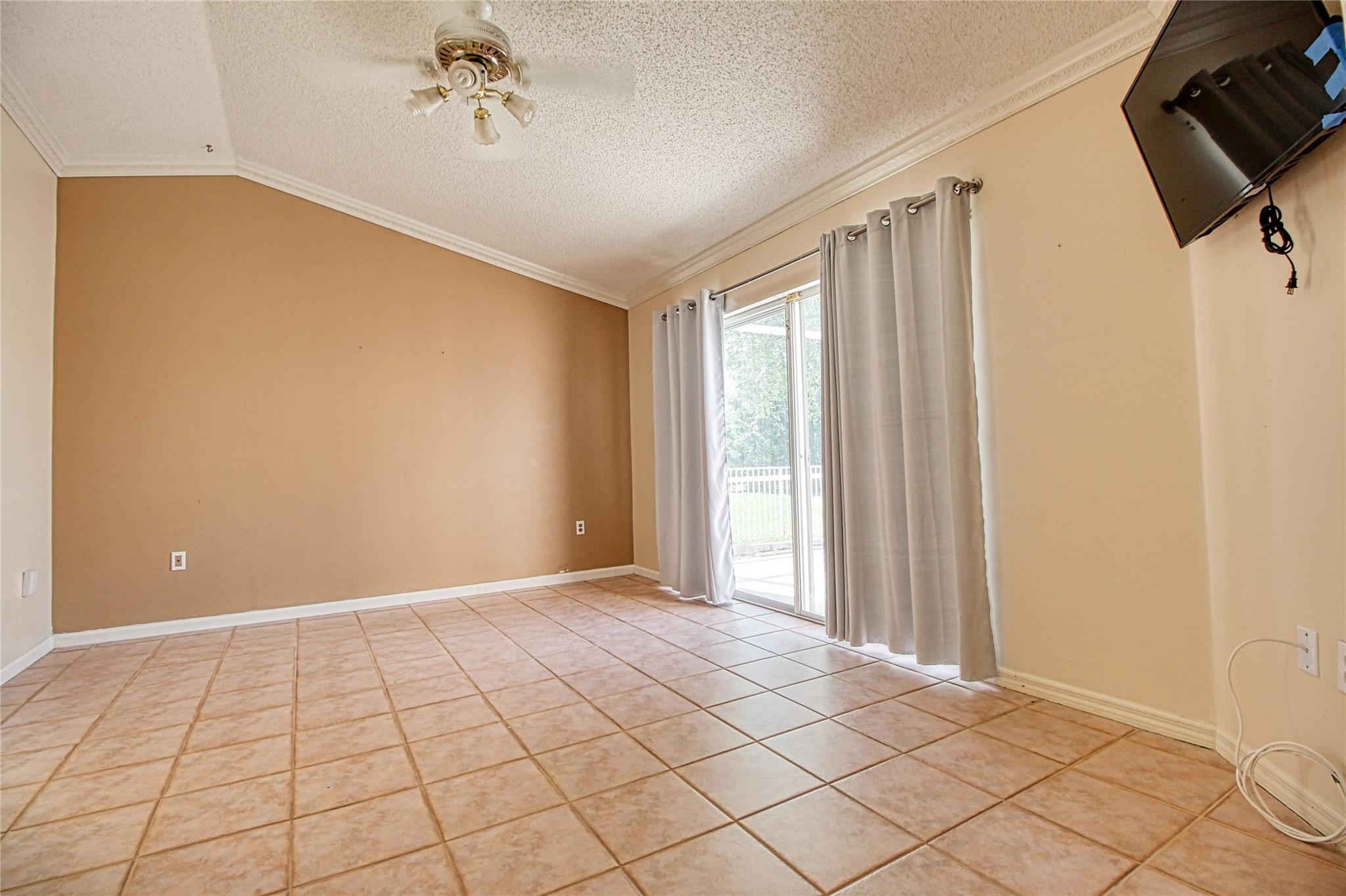 3410 NW 78th Ave