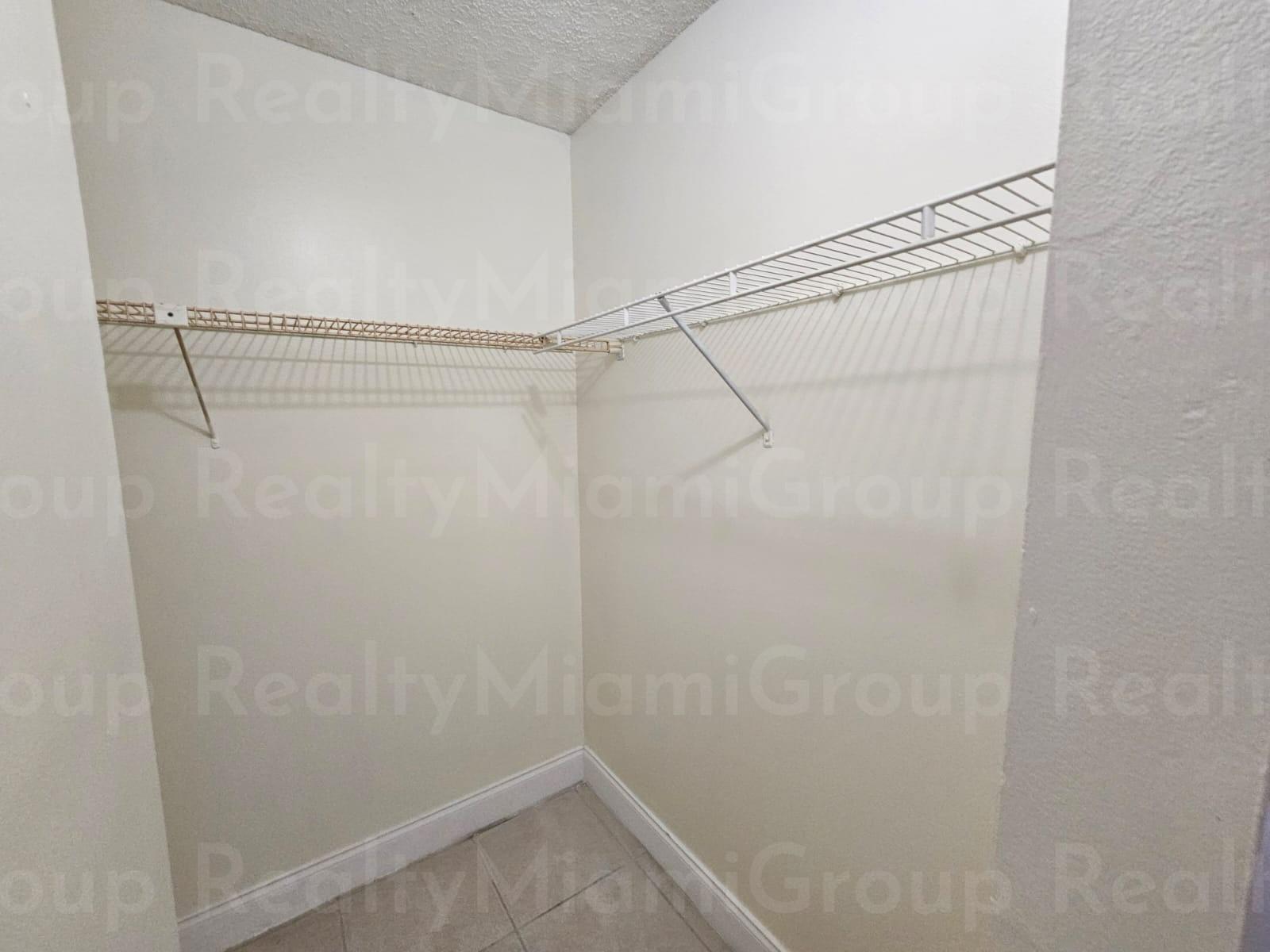 4334 NW 9th Ave, #9-1B