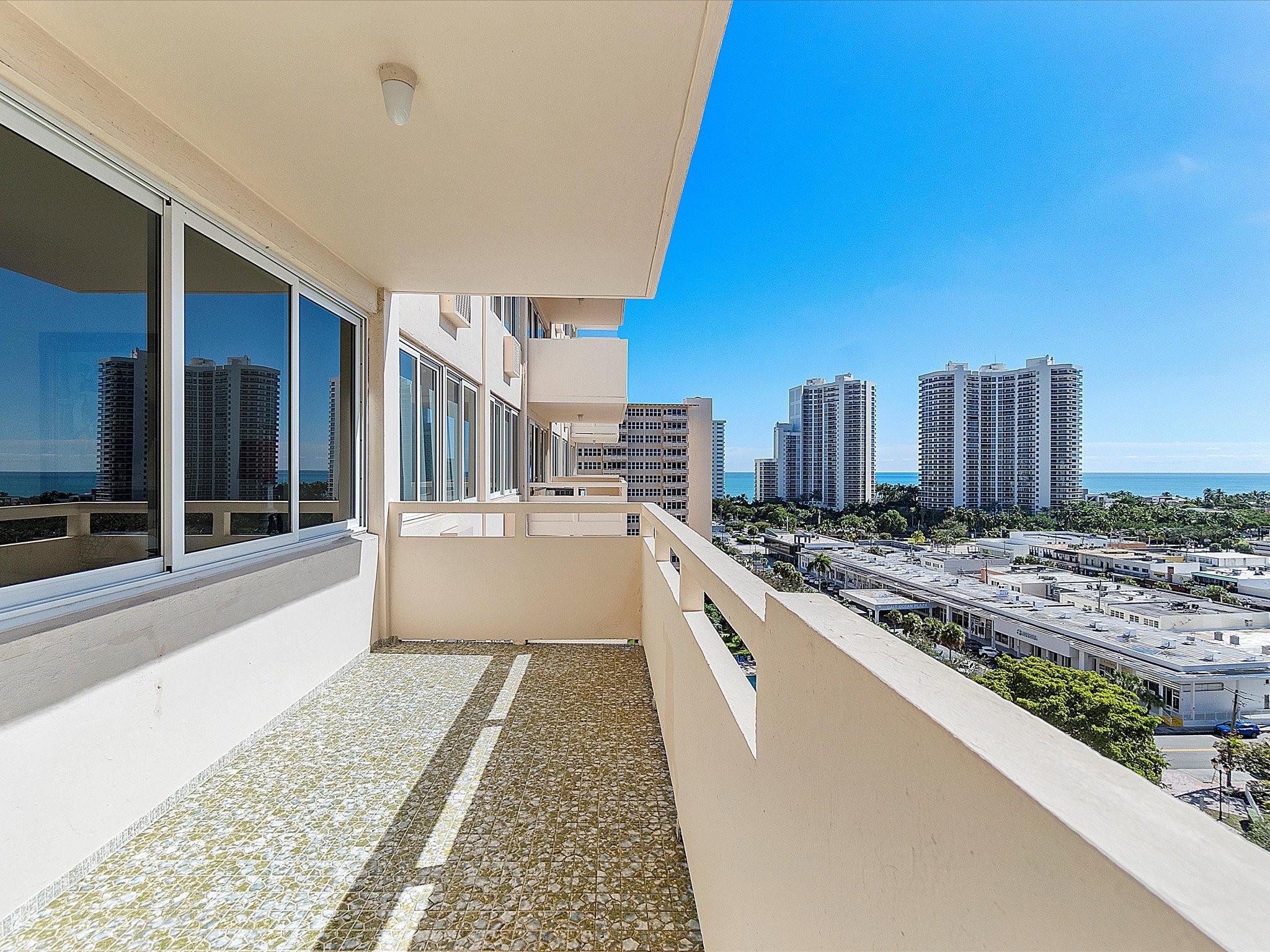 3233 NE 34th St, #1211