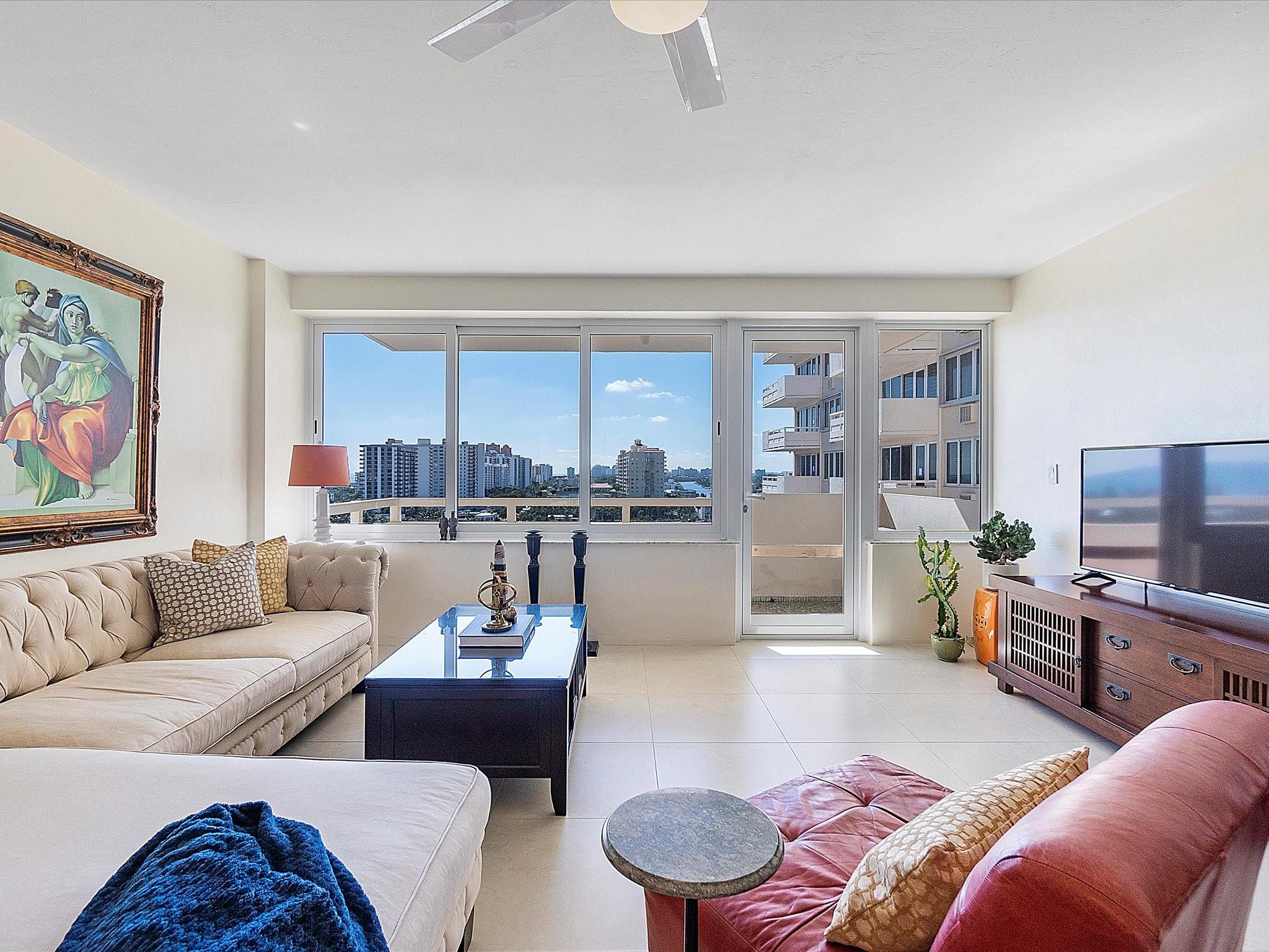 3233 NE 34th St, #1211