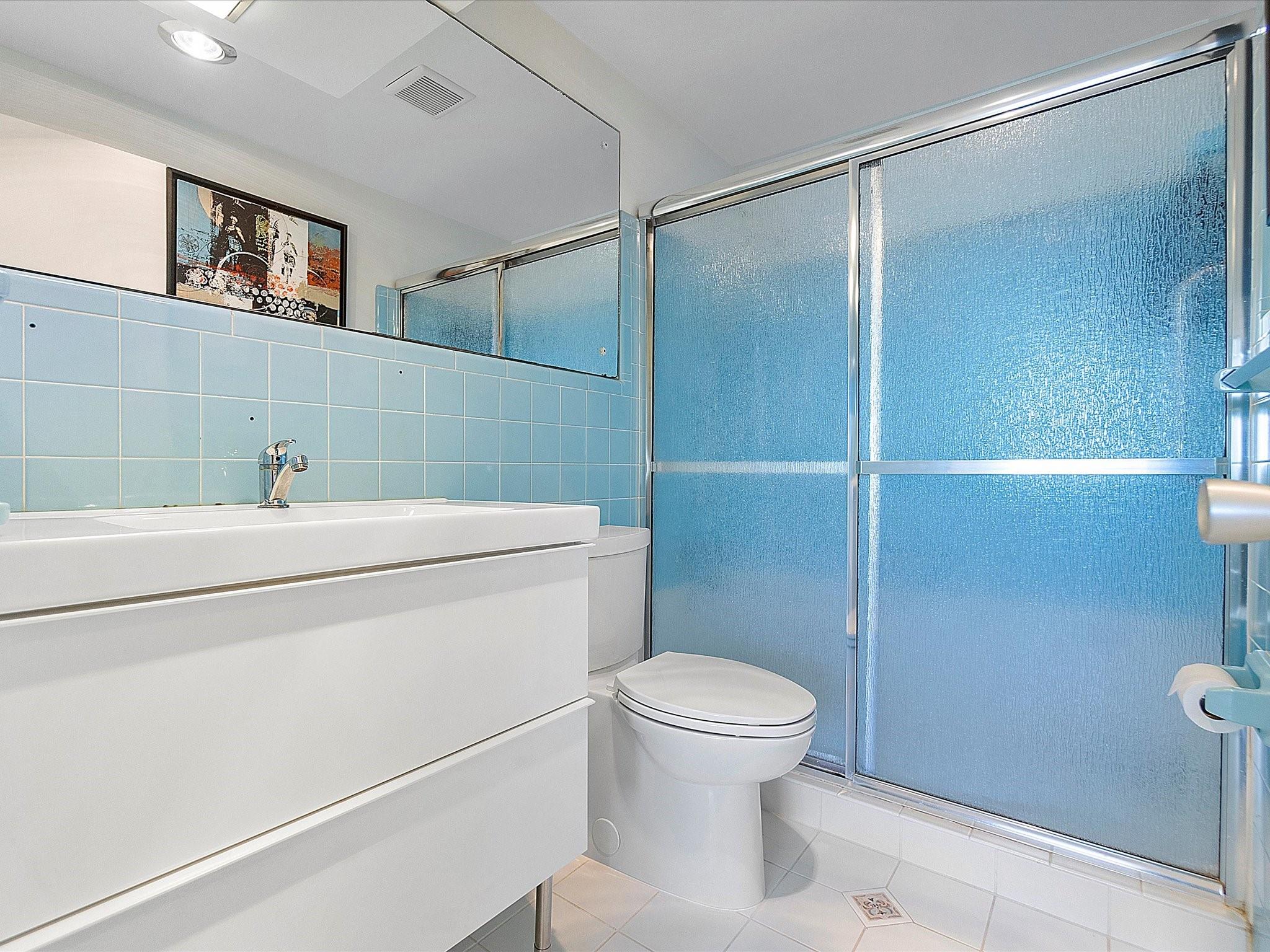 3233 NE 34th St, #1211