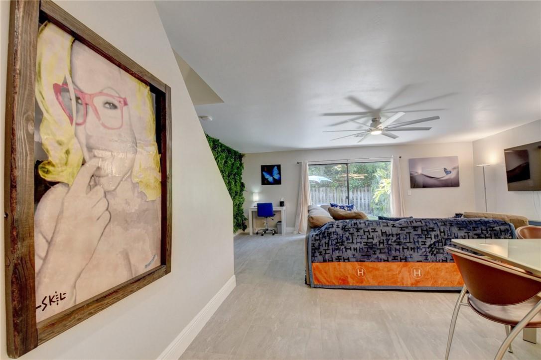 246 Avenue L