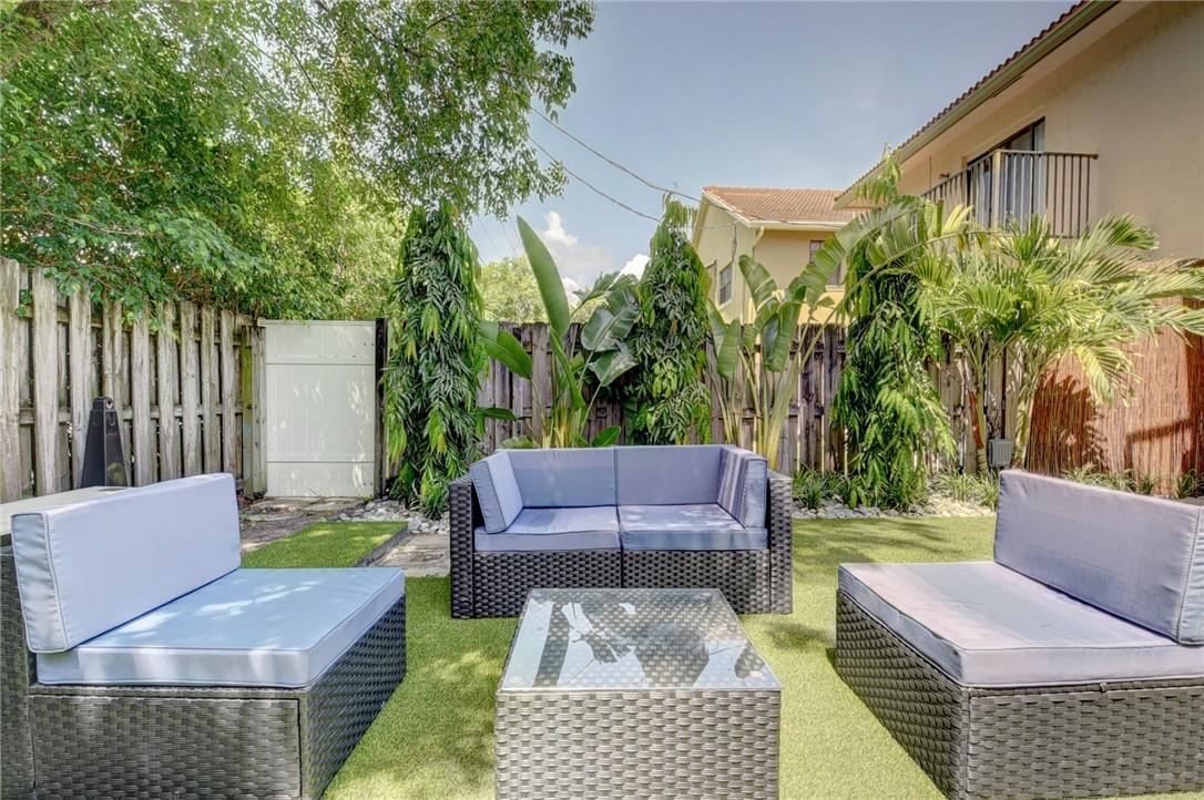 246 Avenue L
