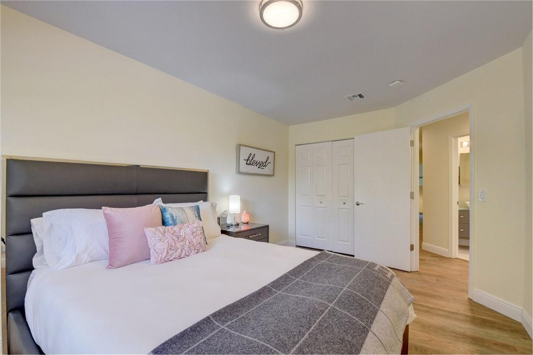 246 Avenue L