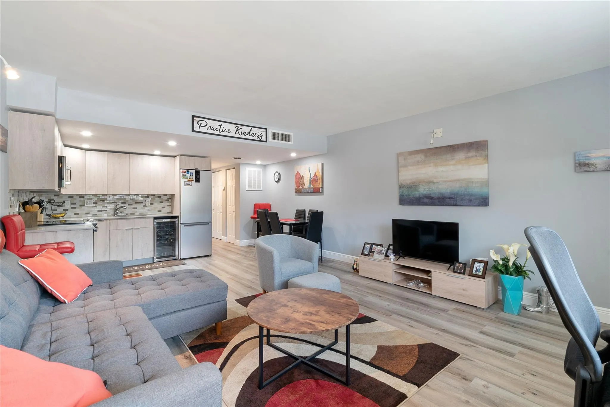 1901 N Andrews Ave, #102