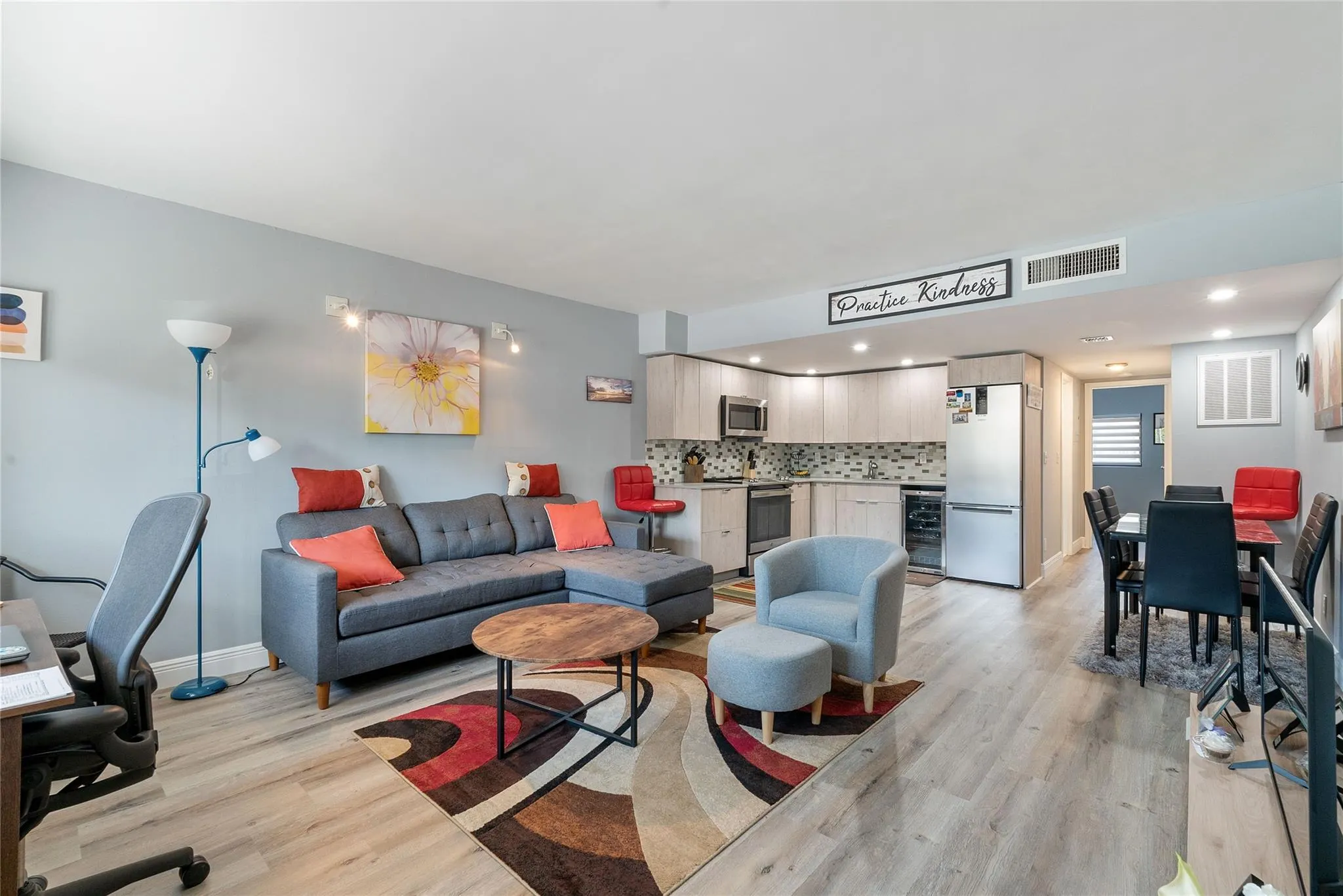 1901 N Andrews Ave, #102