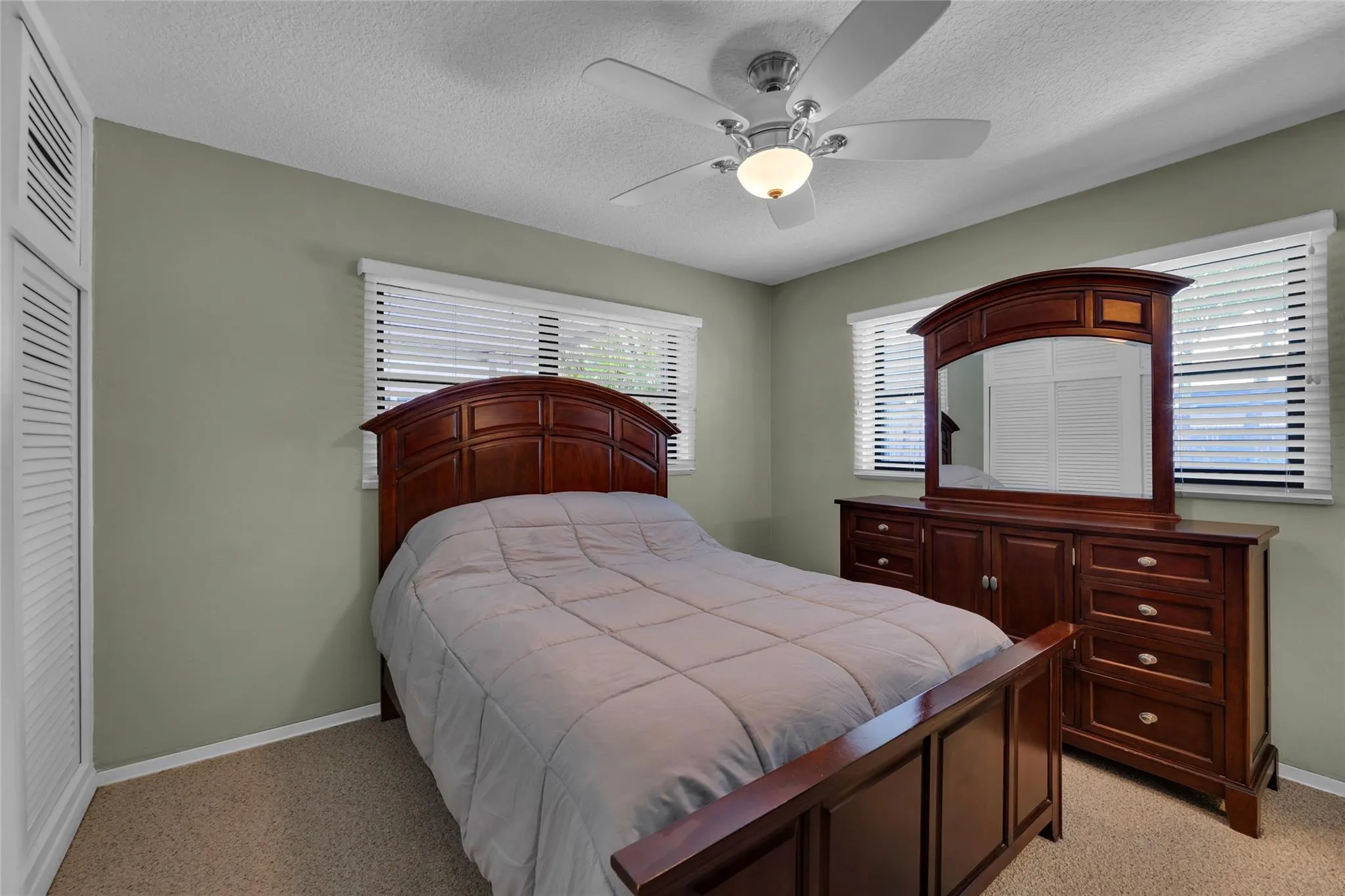 2817 NE 10th Ave