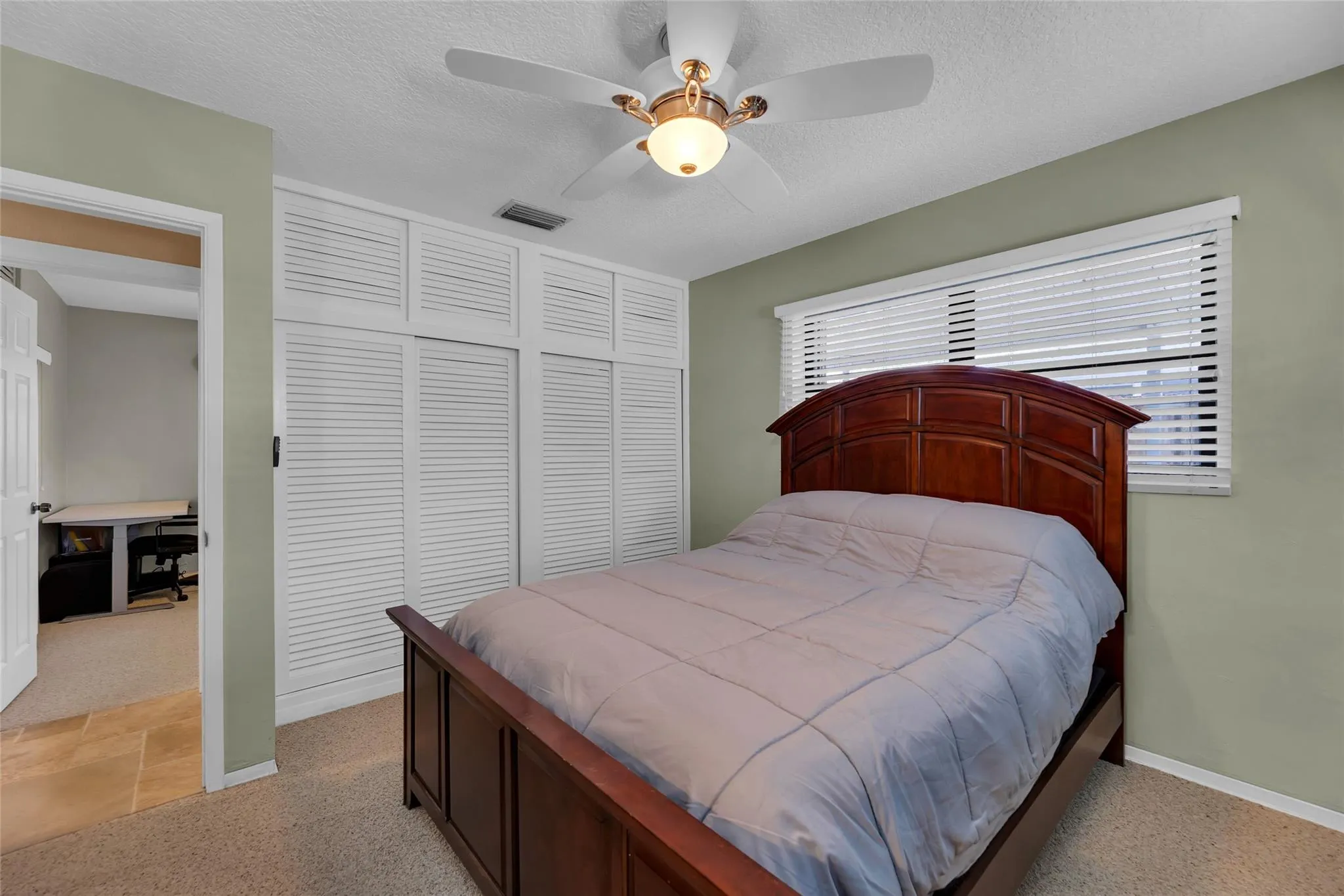 2817 NE 10th Ave