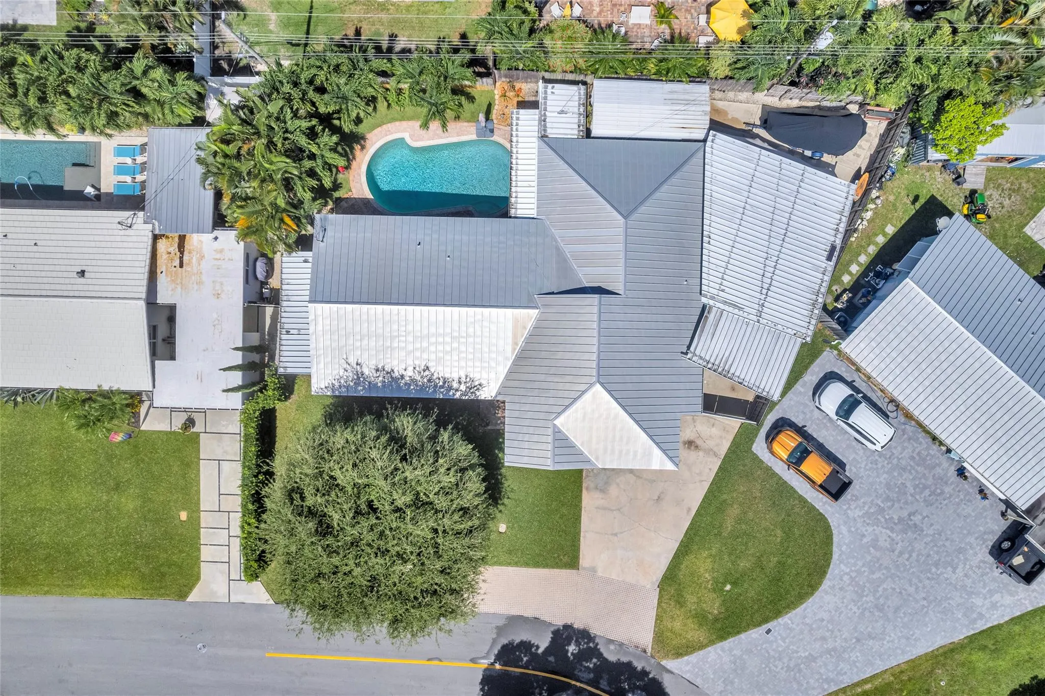 2817 NE 10th Ave