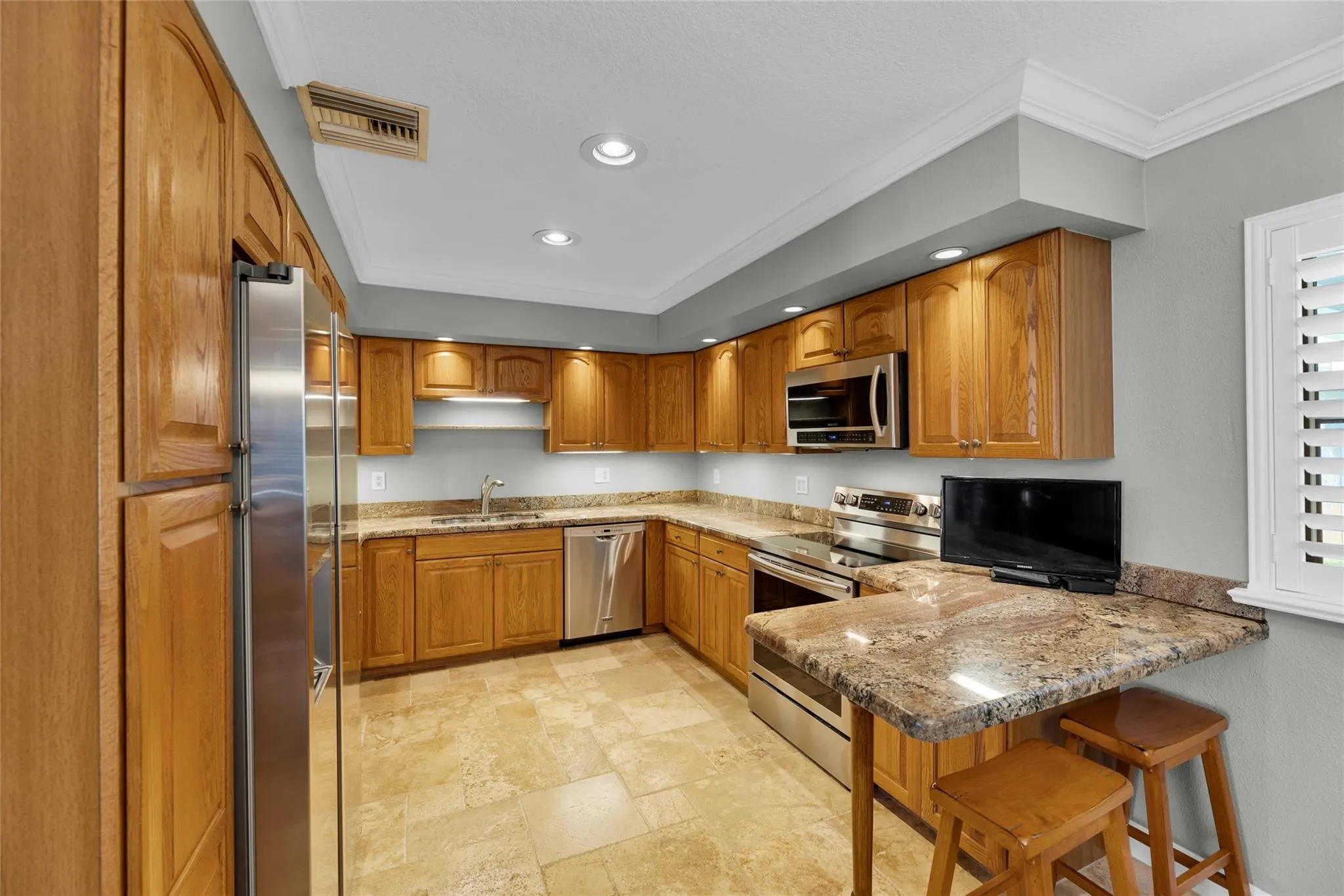 2817 NE 10th Ave
