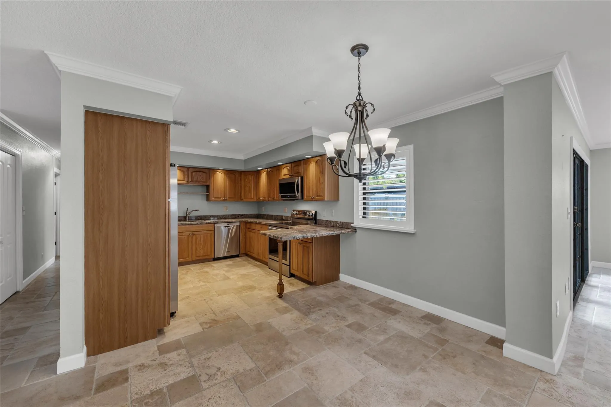 2817 NE 10th Ave