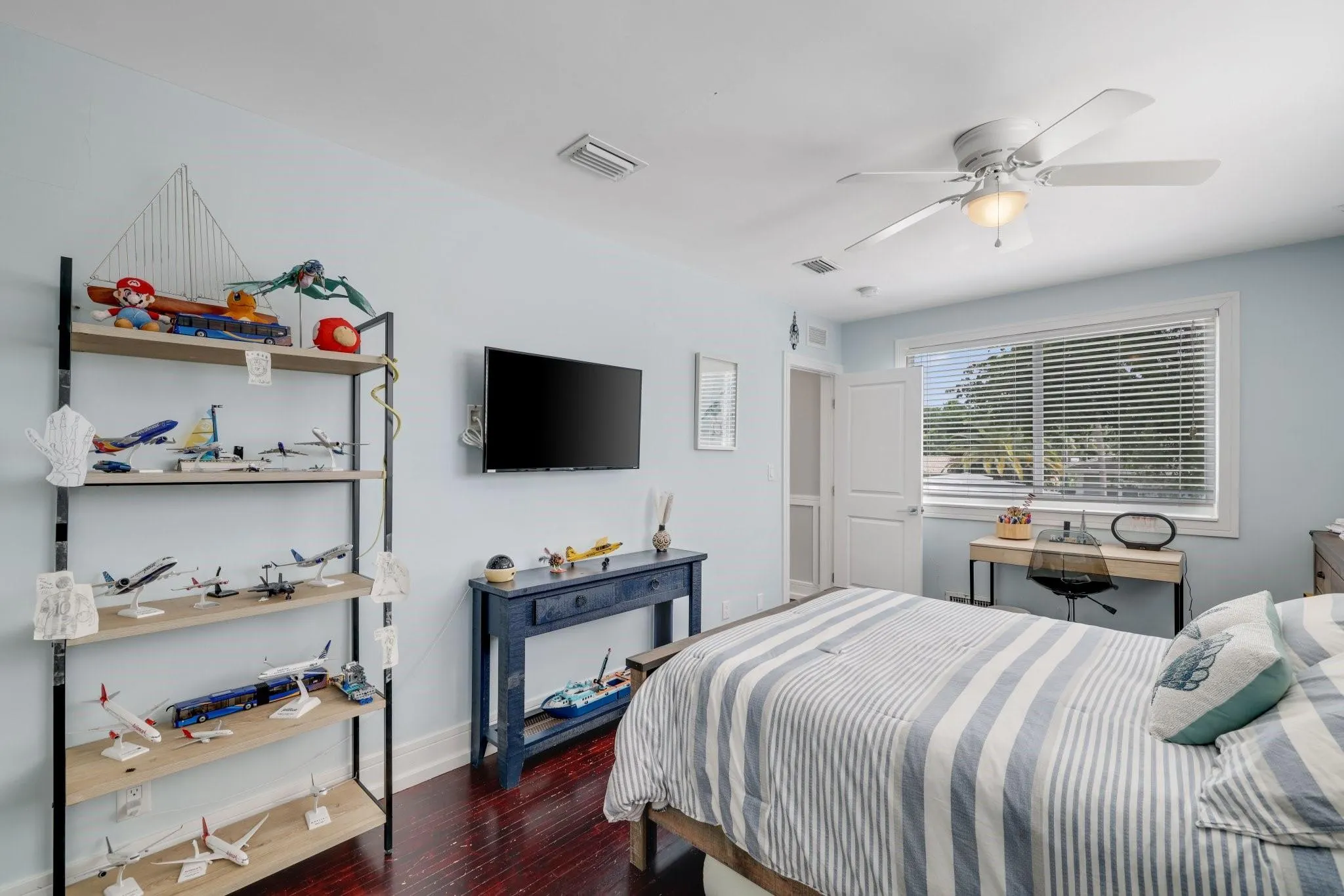 255 Corsair Ave