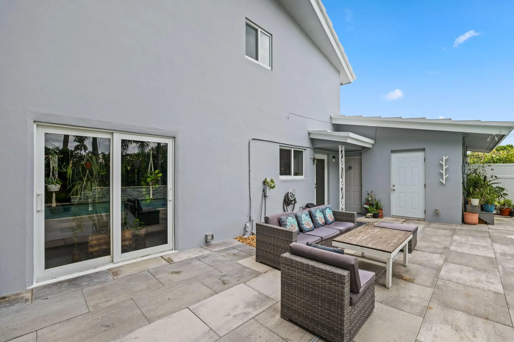 255 Corsair Ave