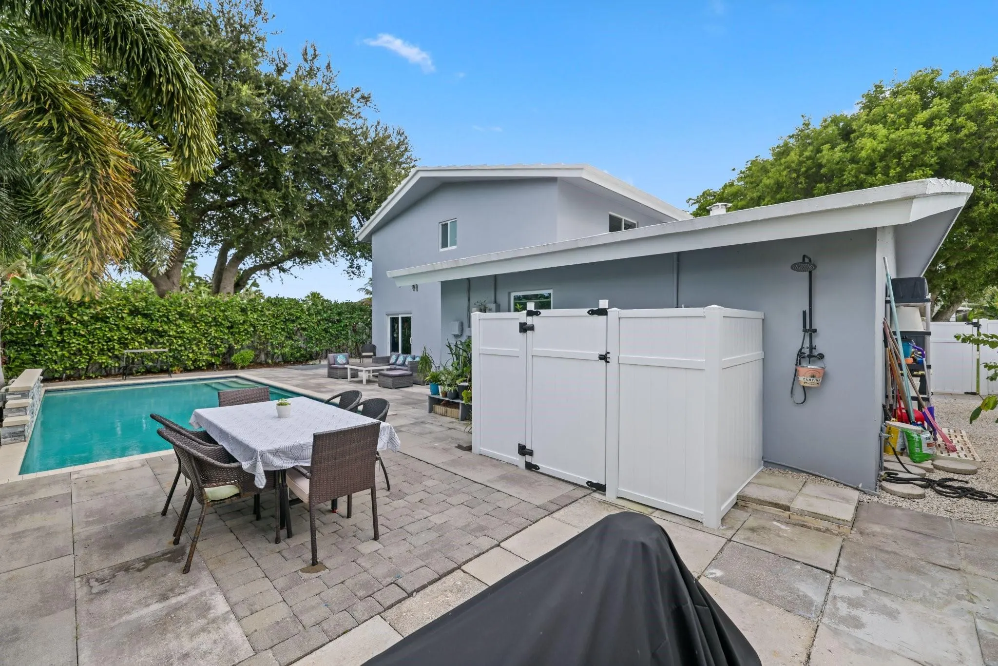 255 Corsair Ave