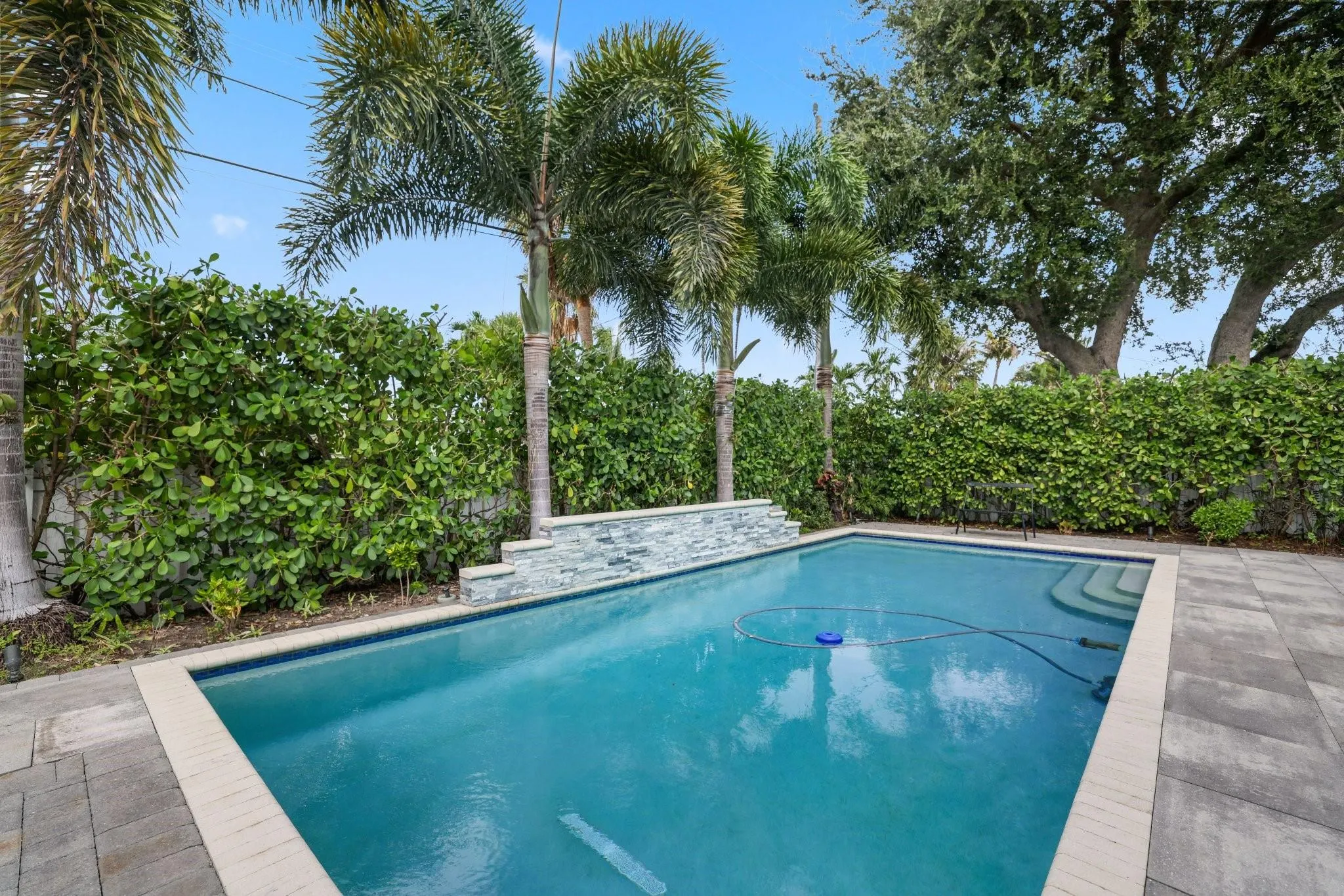 255 Corsair Ave