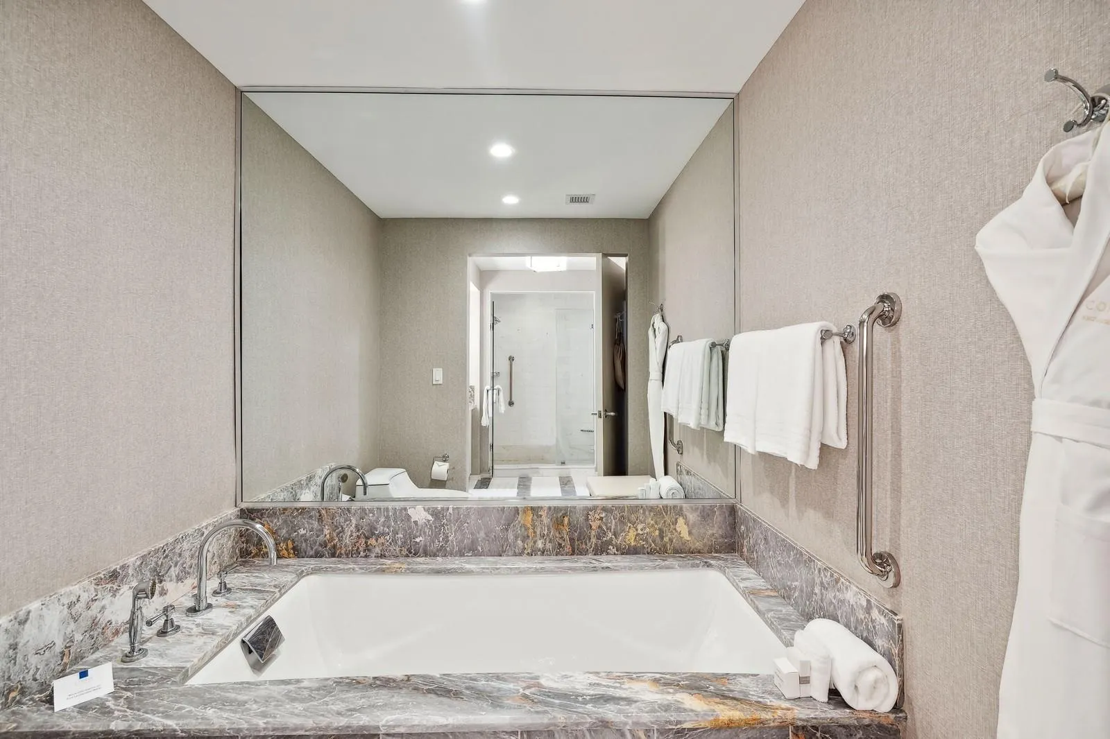 551 N Fort Lauderdale Beach Blvd, #R2211