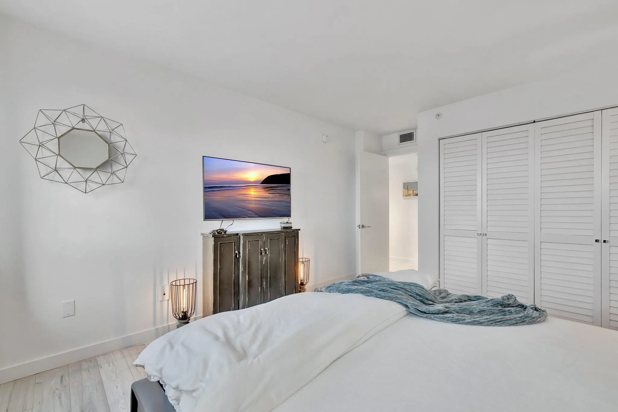 1201 S Ocean Drive, #1002N