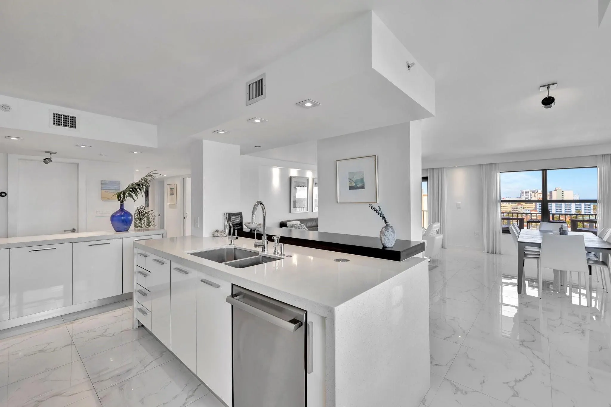 1201 S Ocean Drive, #1002N