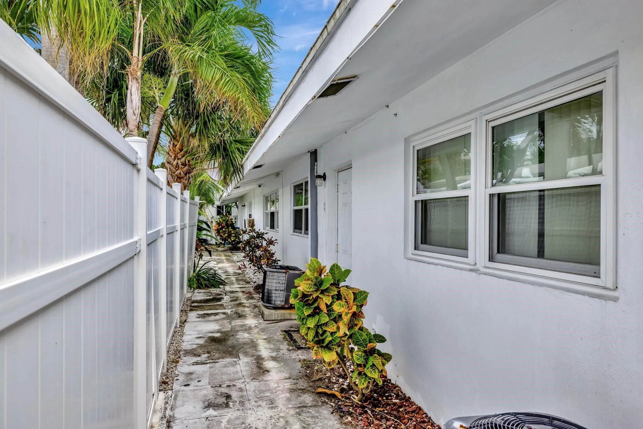 4548 N Ocean