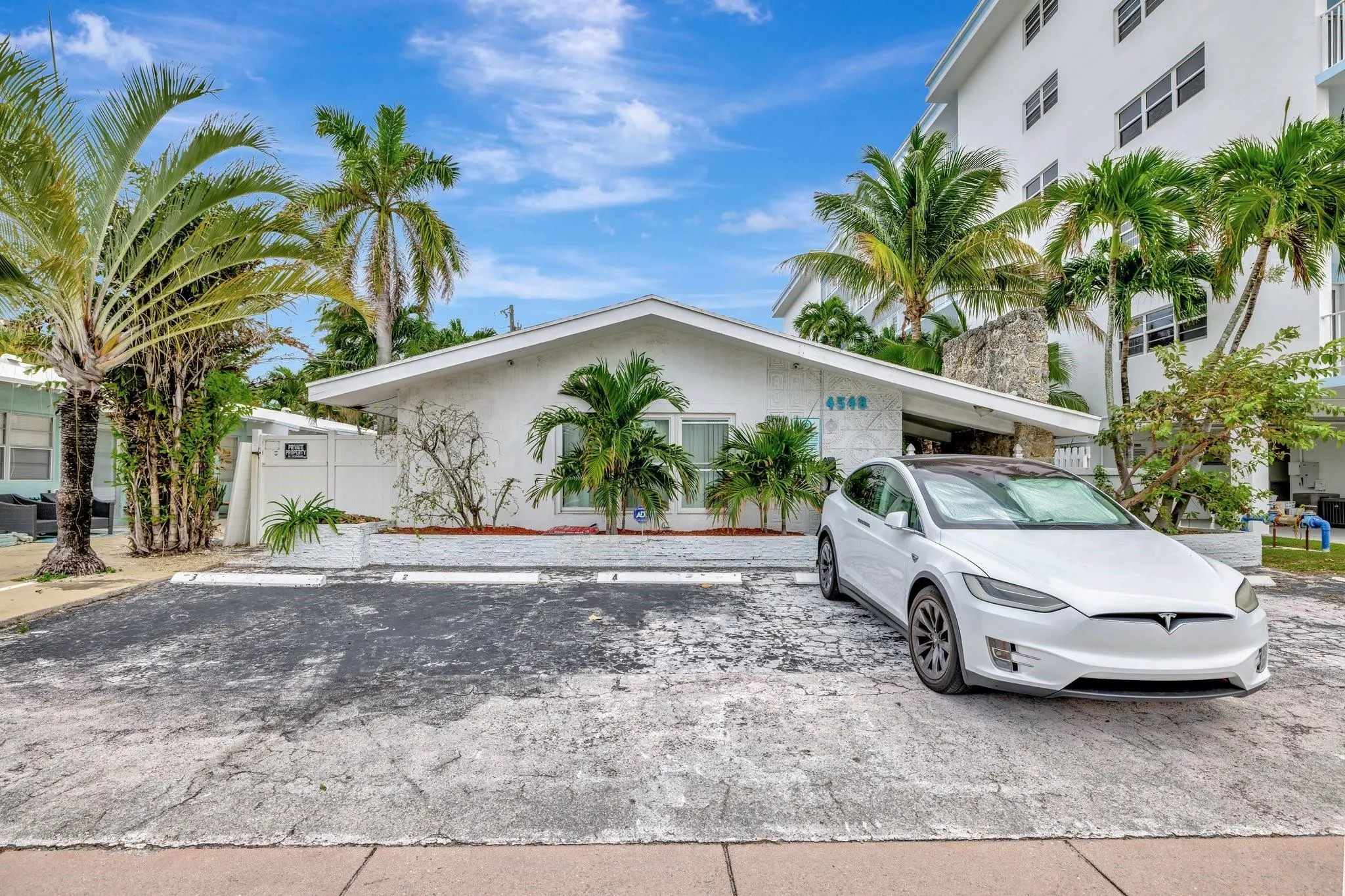 4548 N Ocean