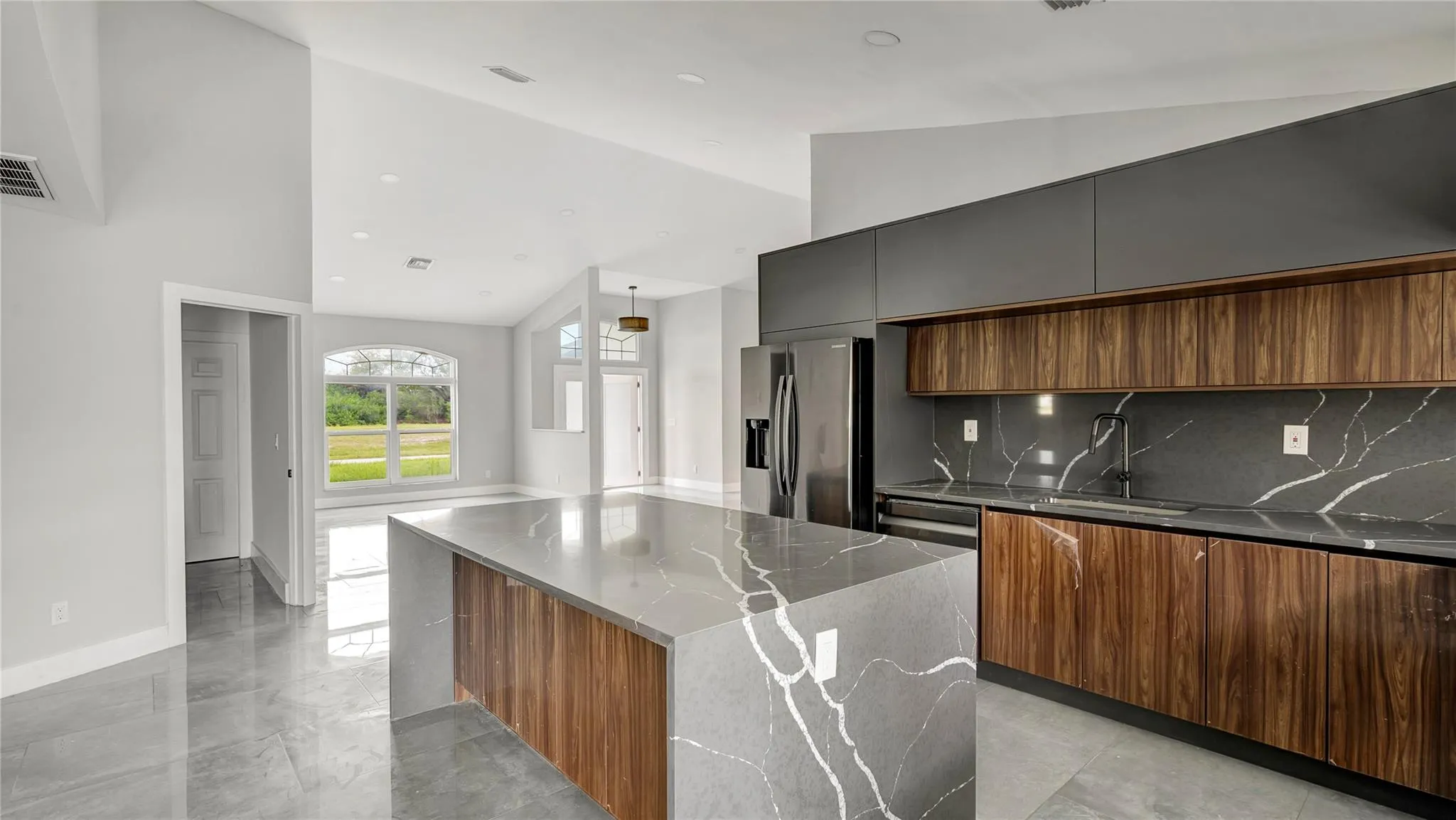4209 NW 20th Ter