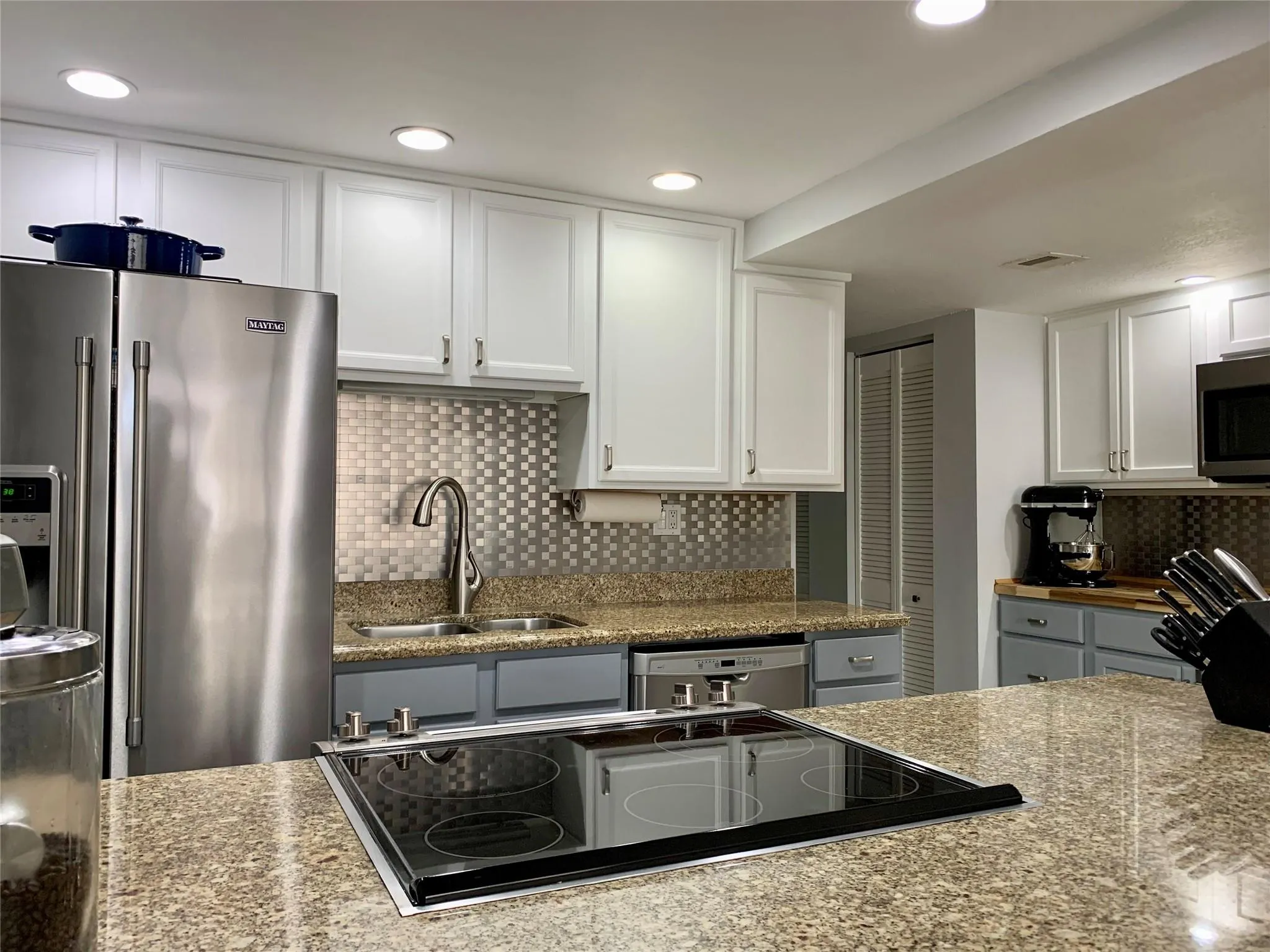 1901 N Andrews Ave, #111