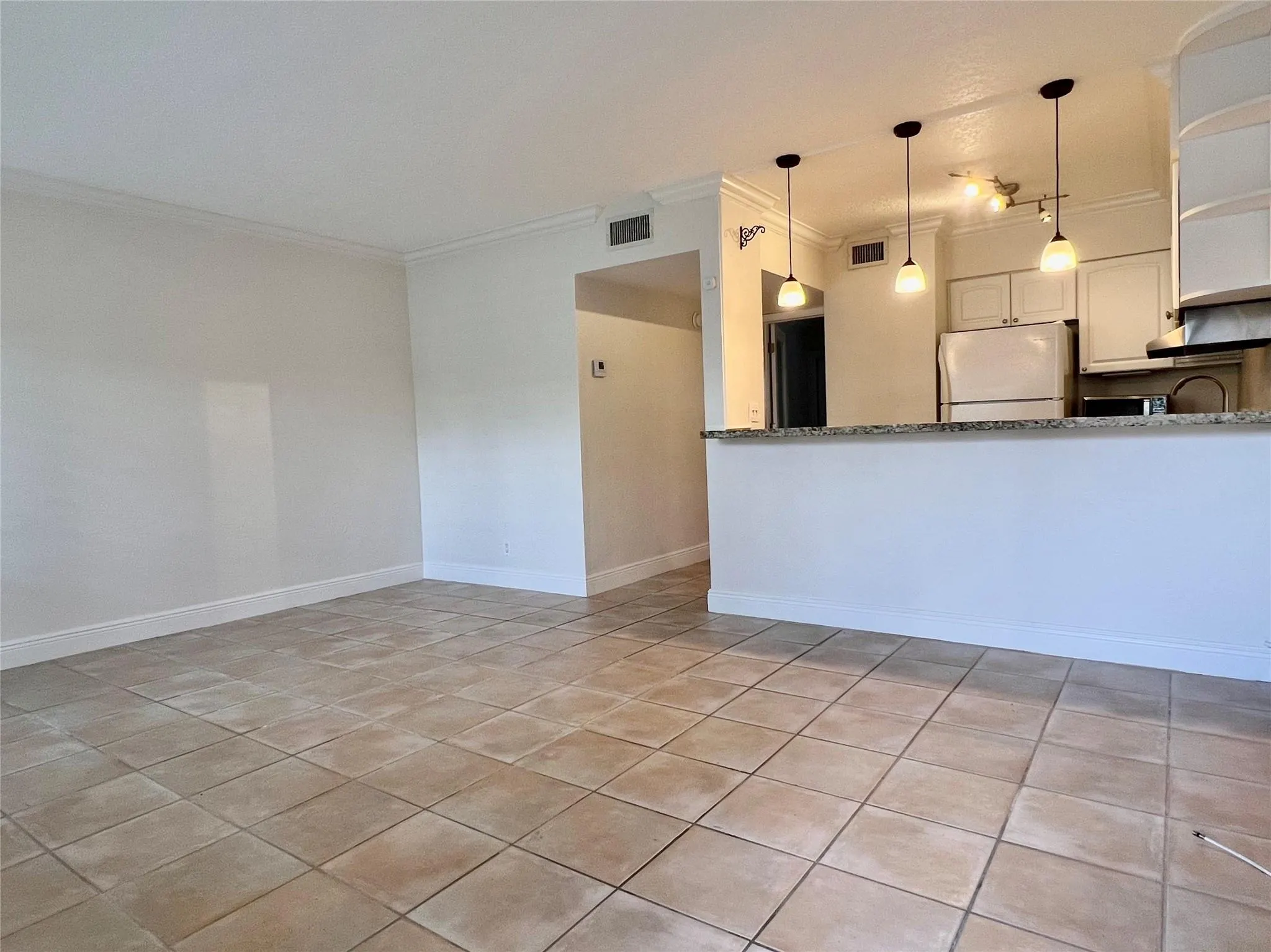 2124 NE 5th Ave, #107