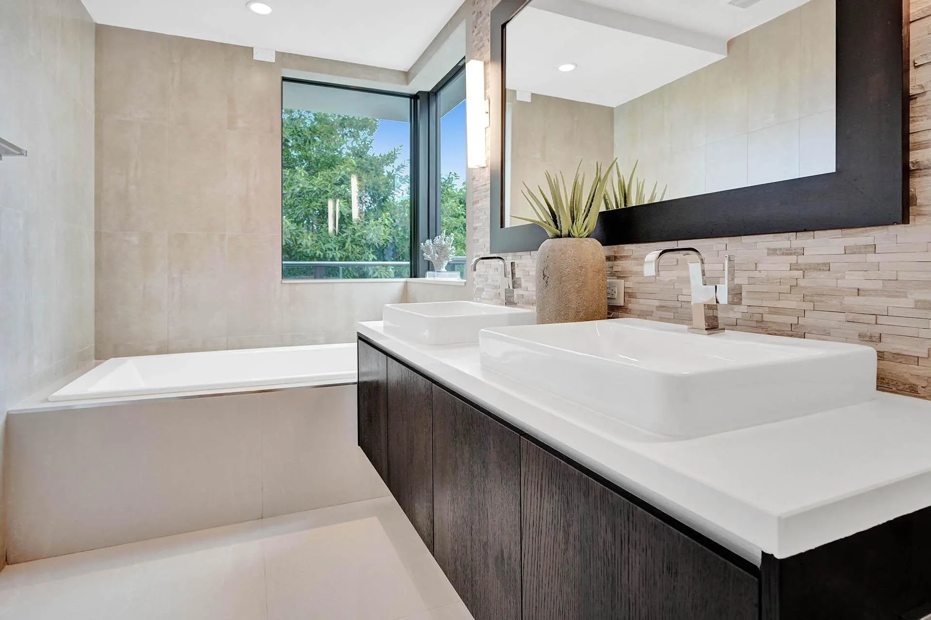 3040 N Ocean Blvd, #N106