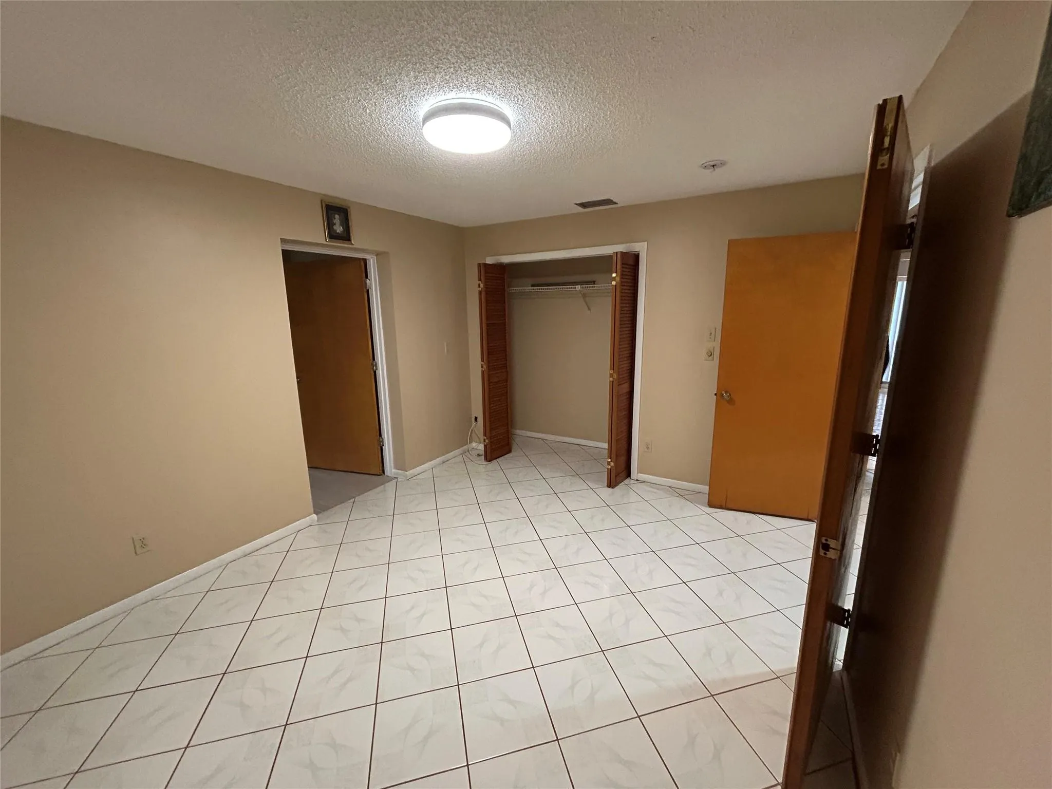 6383 NW 62nd Ter