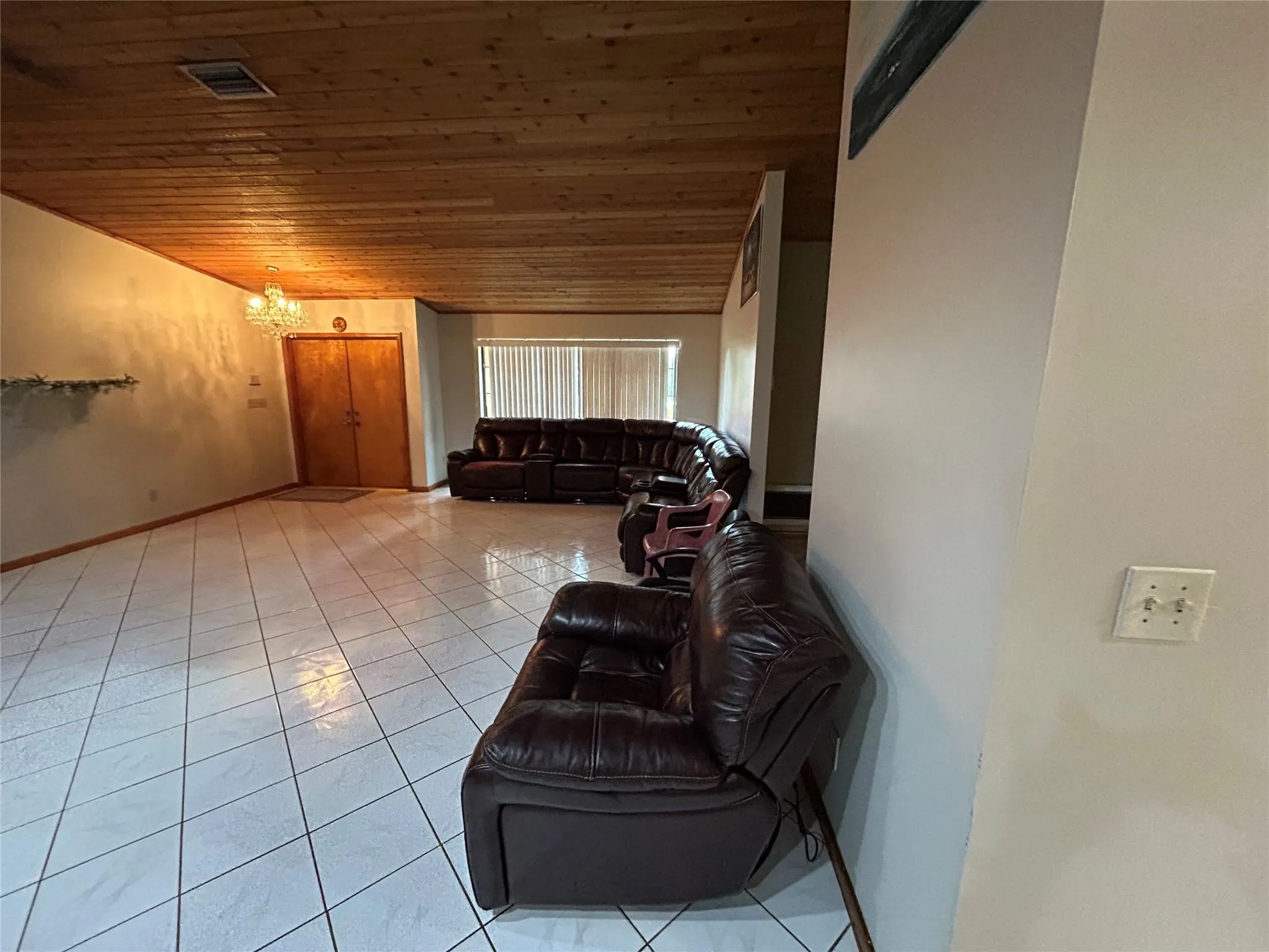 6383 NW 62nd Ter