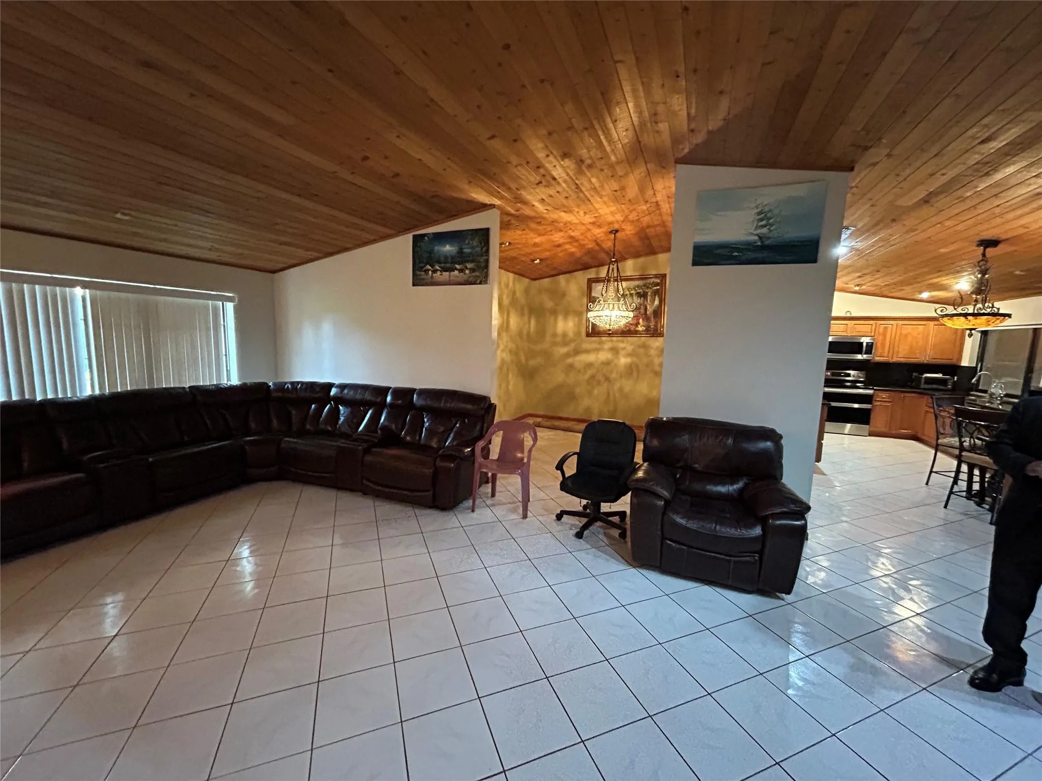 6383 NW 62nd Ter