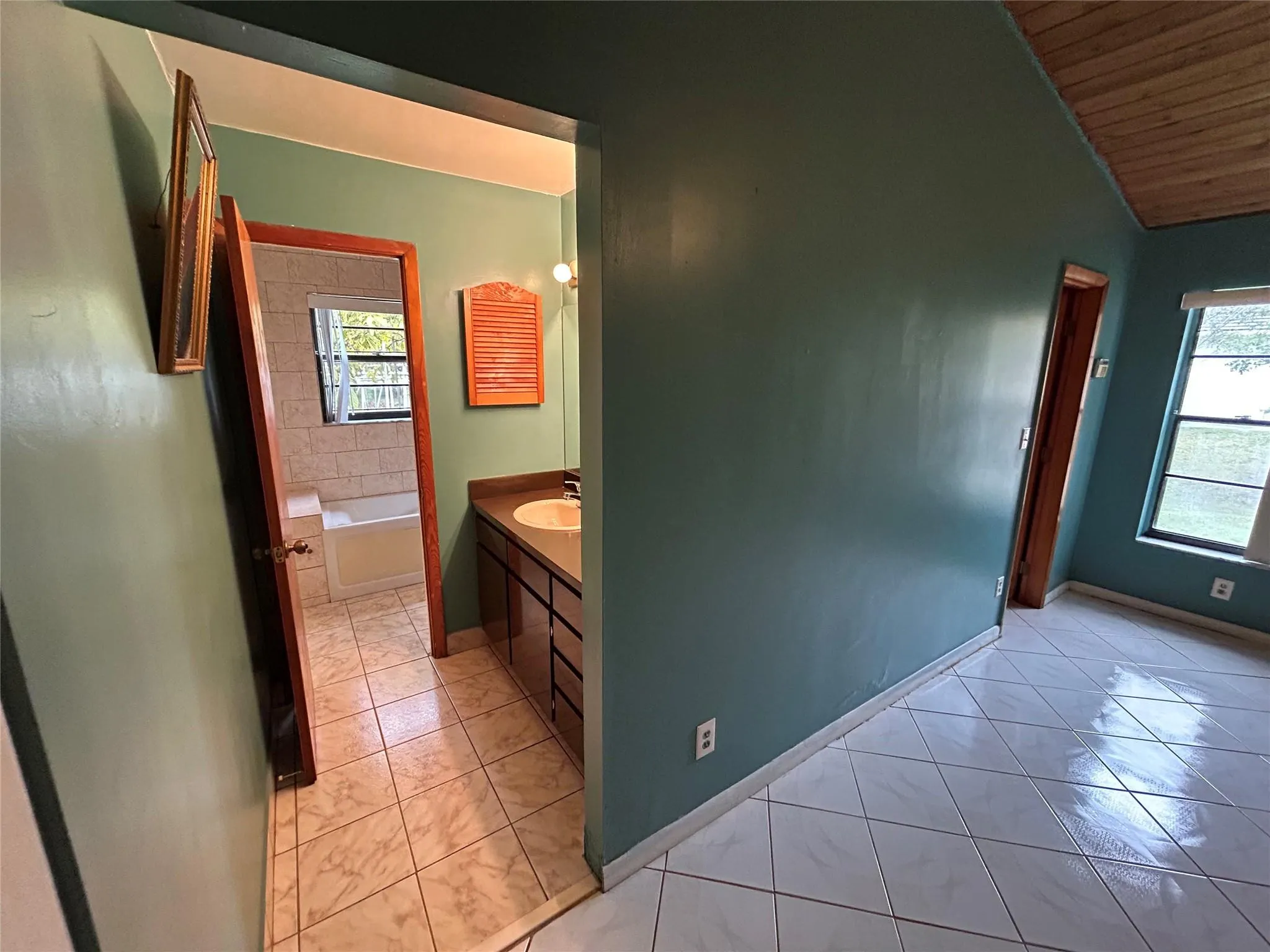 6383 NW 62nd Ter