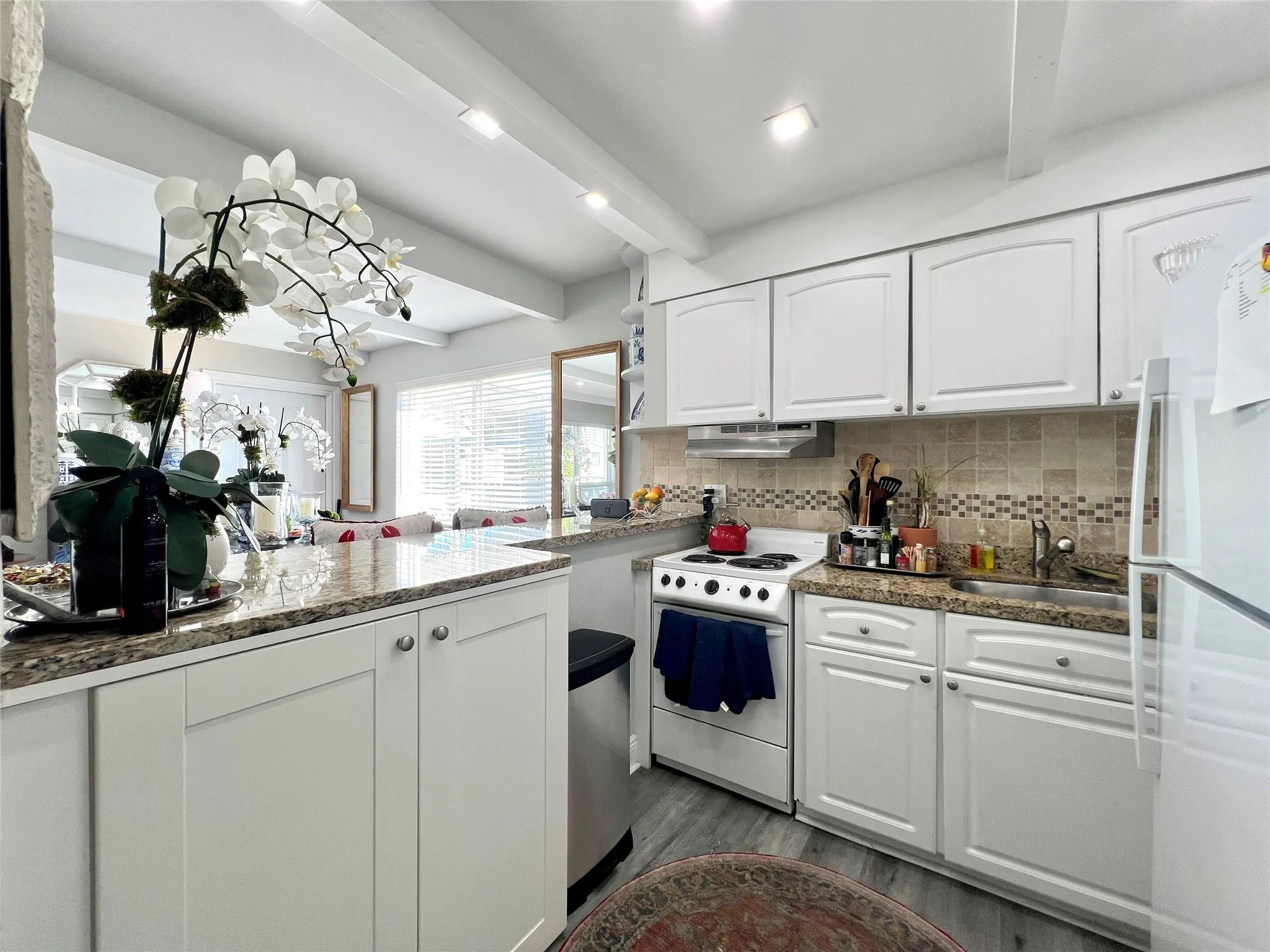 2124 NE 5th Ave, #208