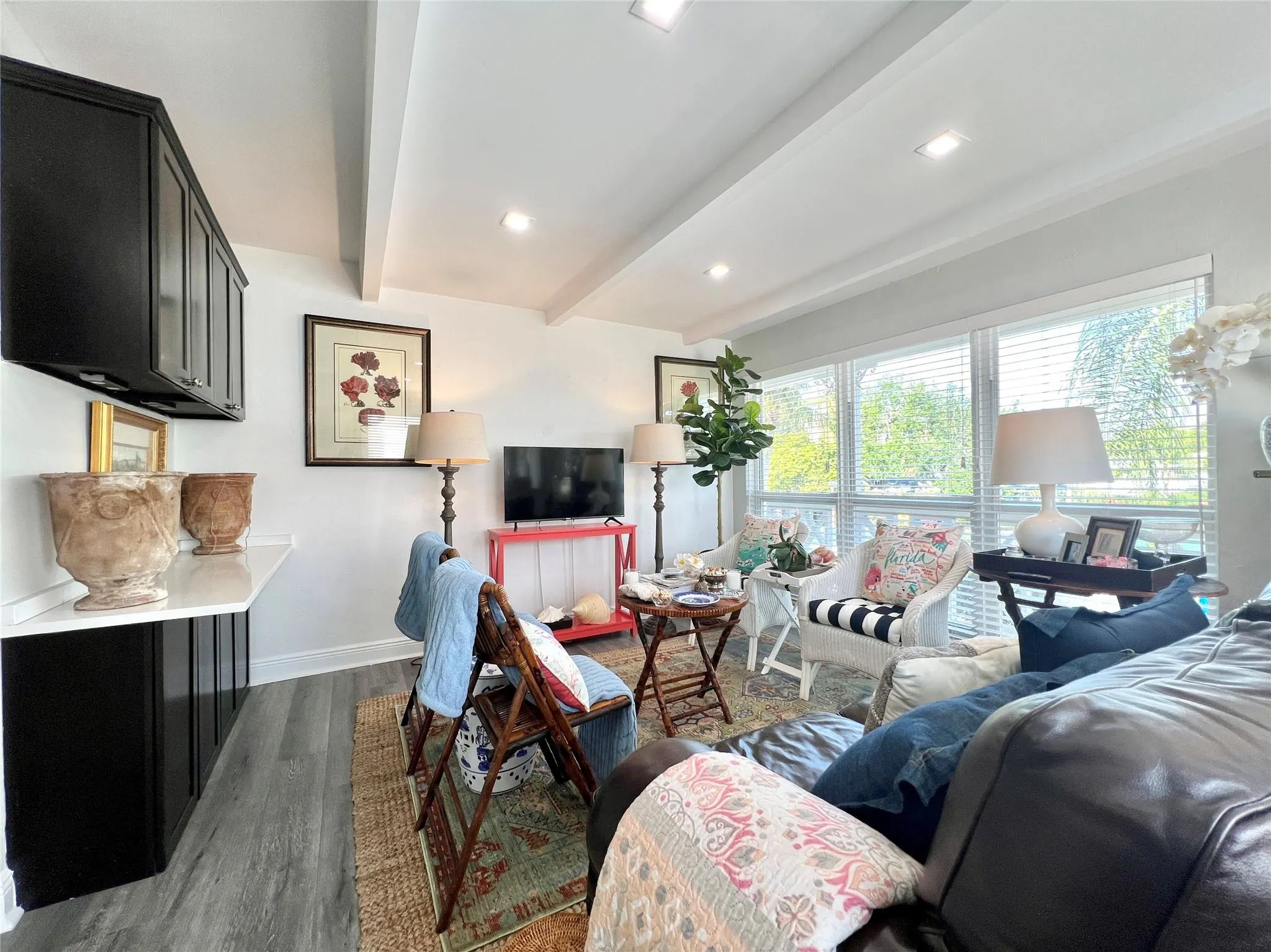 2124 NE 5th Ave, #208