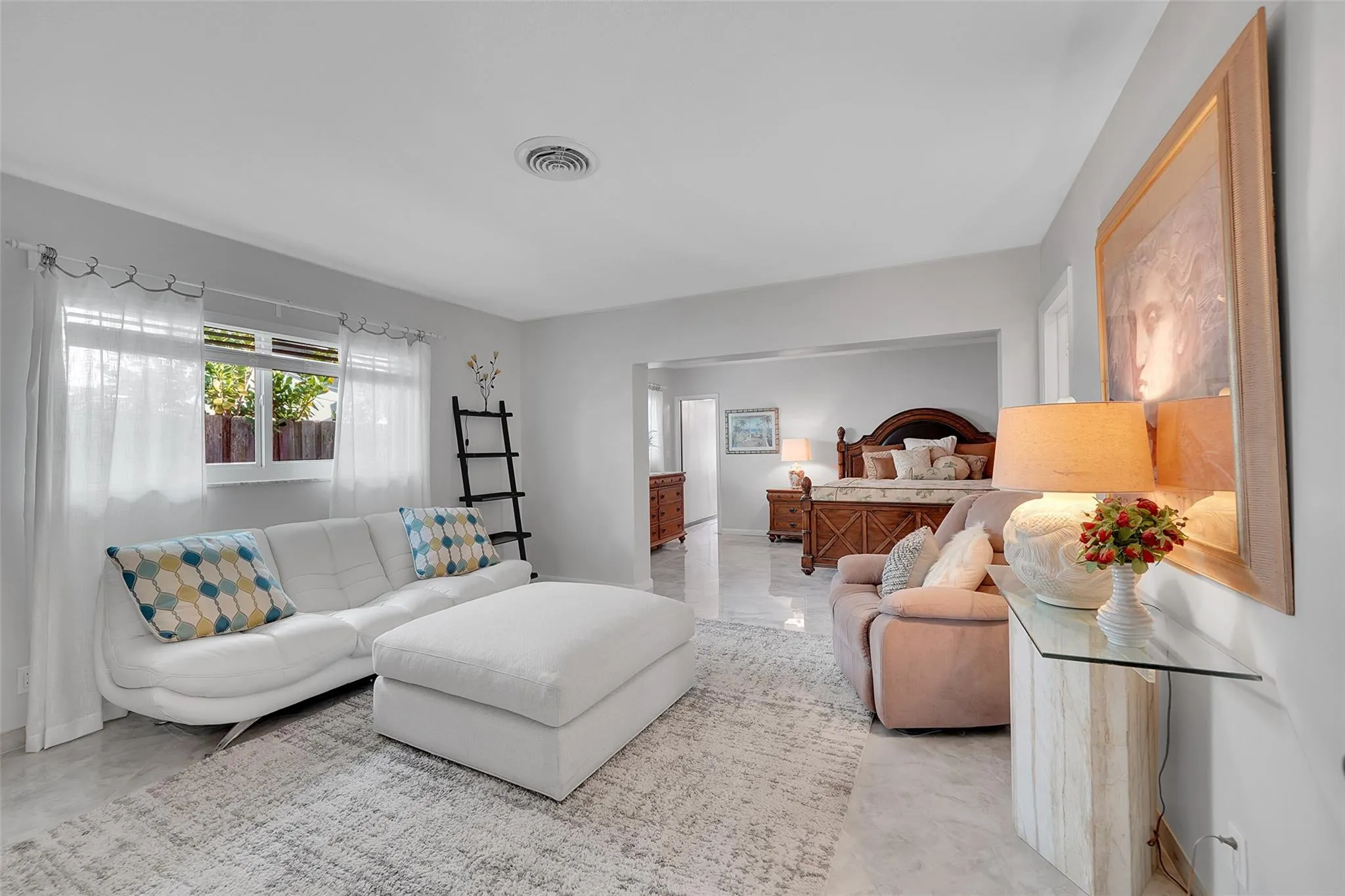 208 NE 30th St