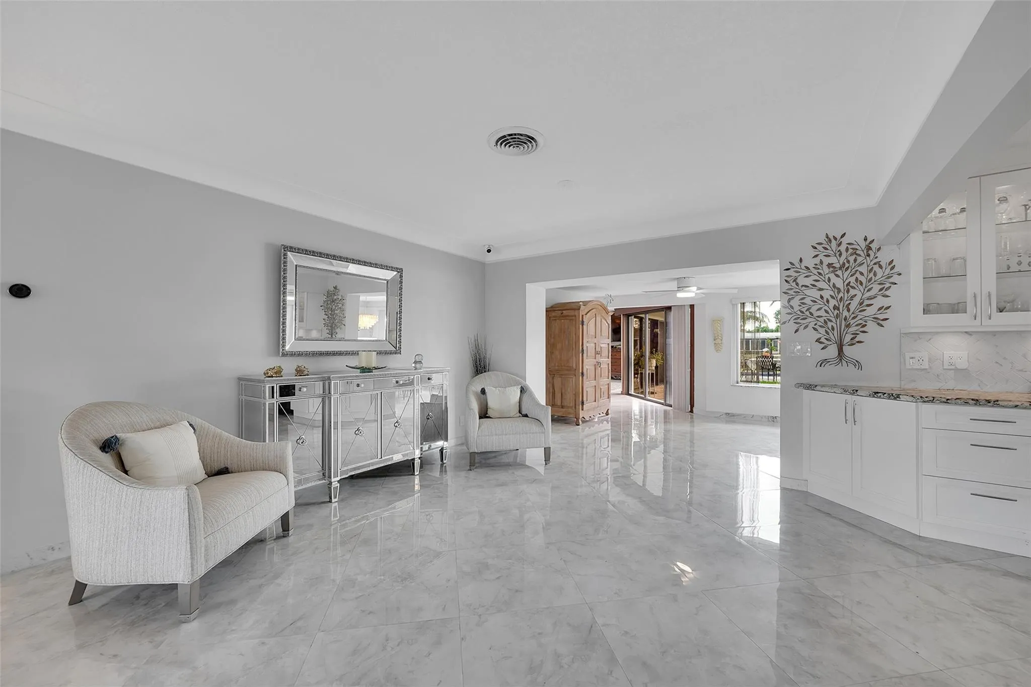 208 NE 30th St