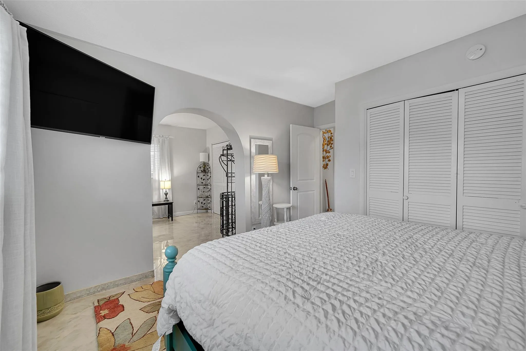 208 NE 30th St