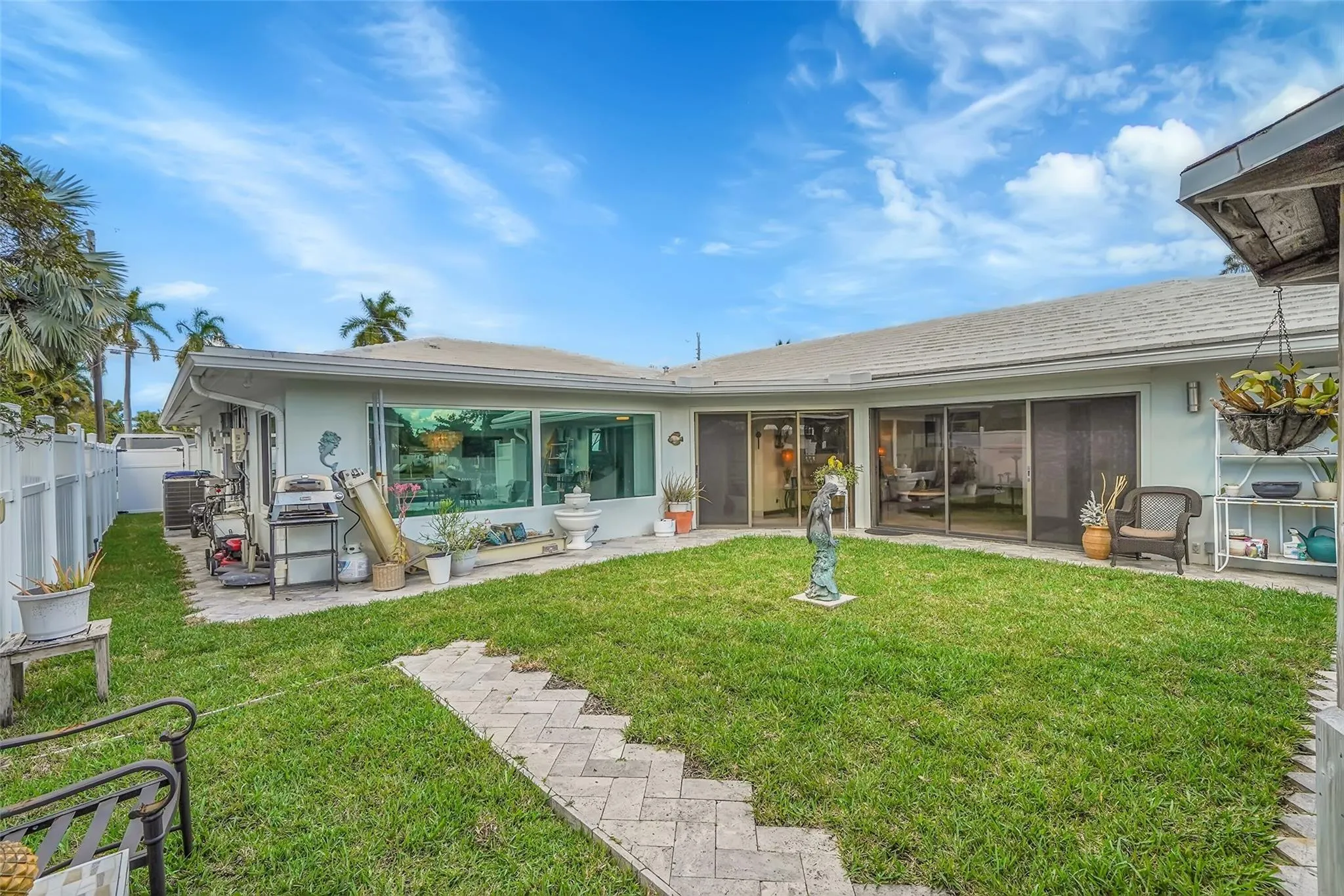 208 NE 30th St