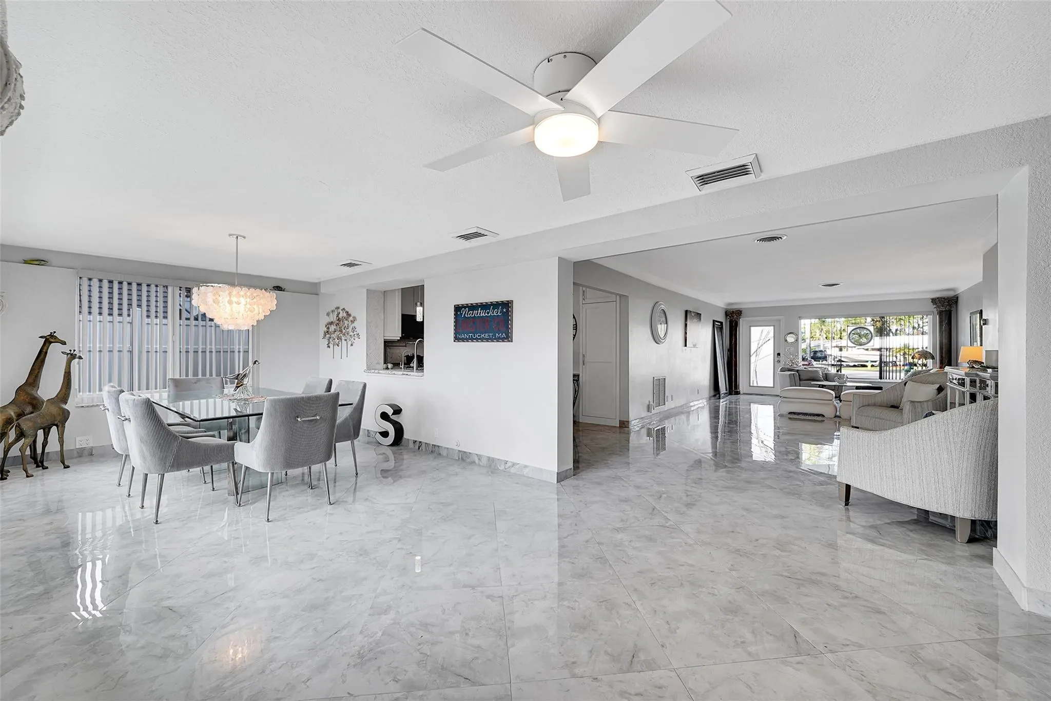 208 NE 30th St