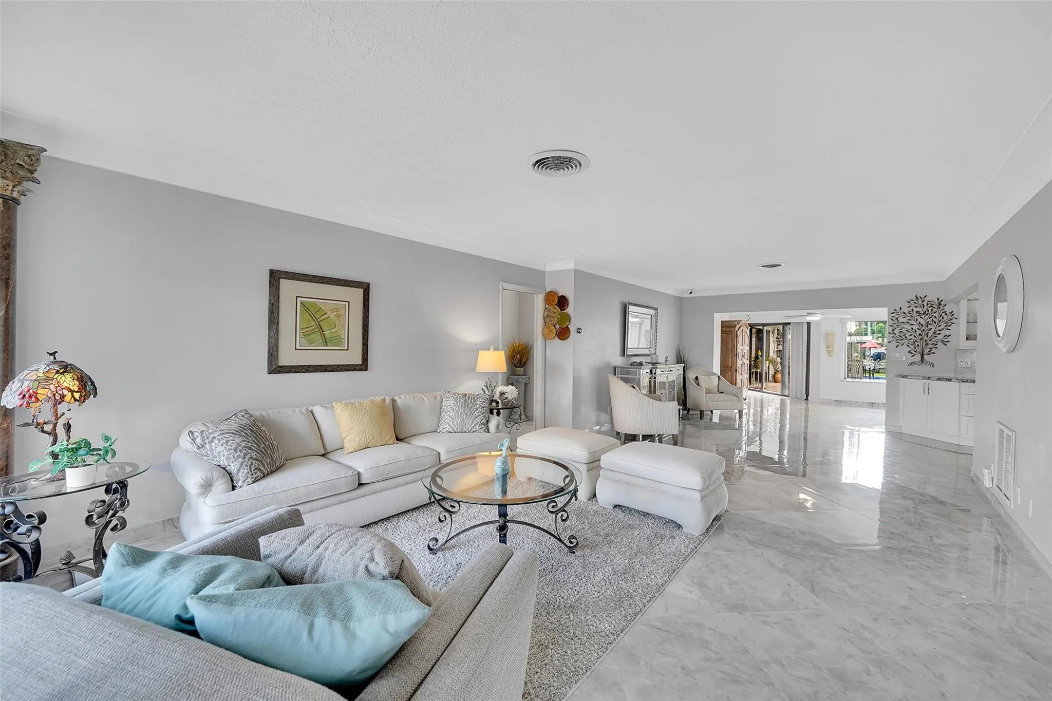 208 NE 30th St