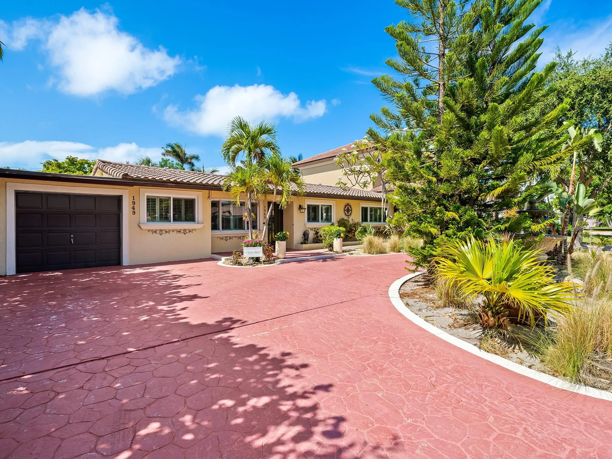 1949 Sailfish Place