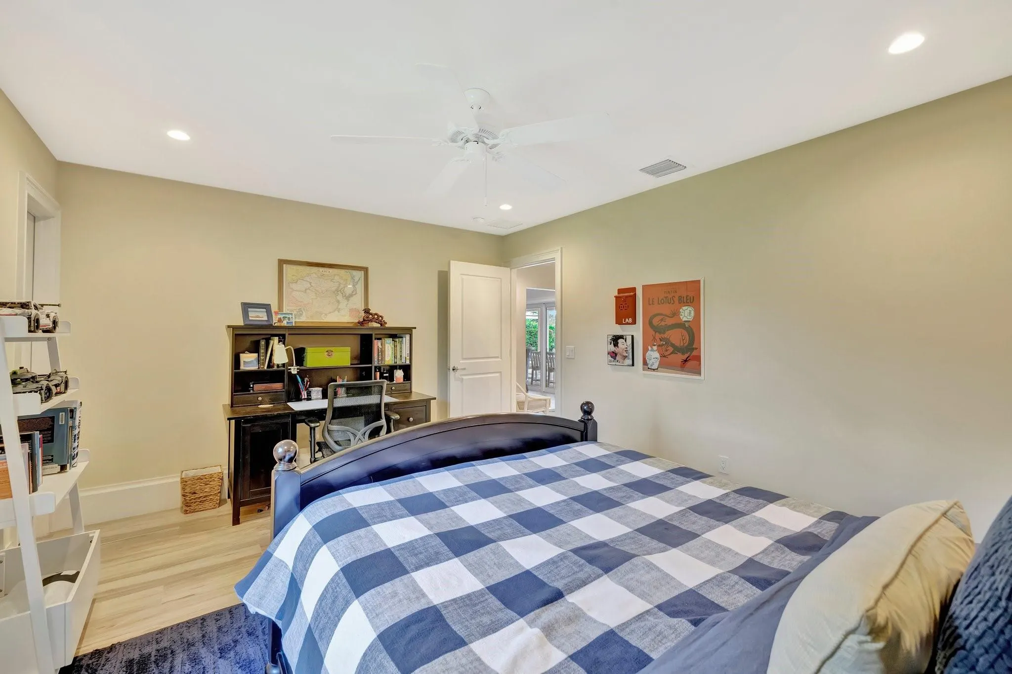 4421 NE 25TH AVE