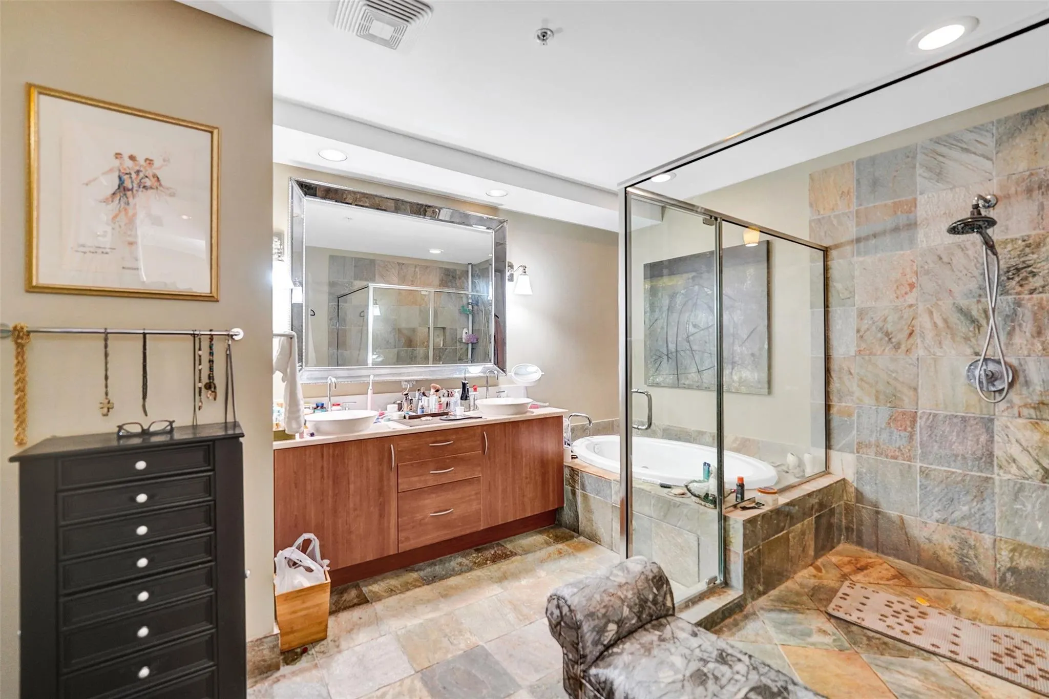 2617 NE 14th Ave, #401